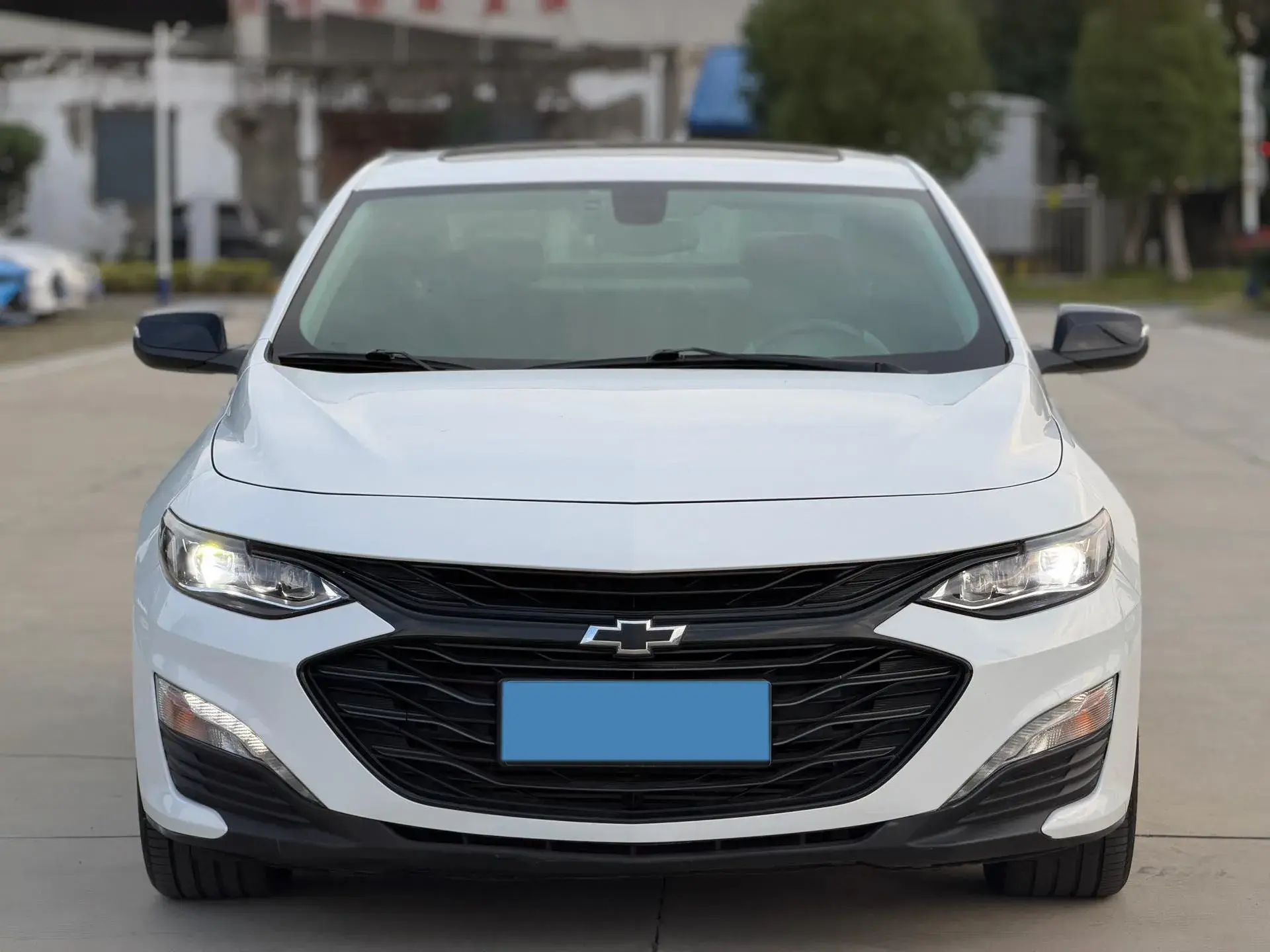 2019 CHEVROLET MALIBU thumbnail 2