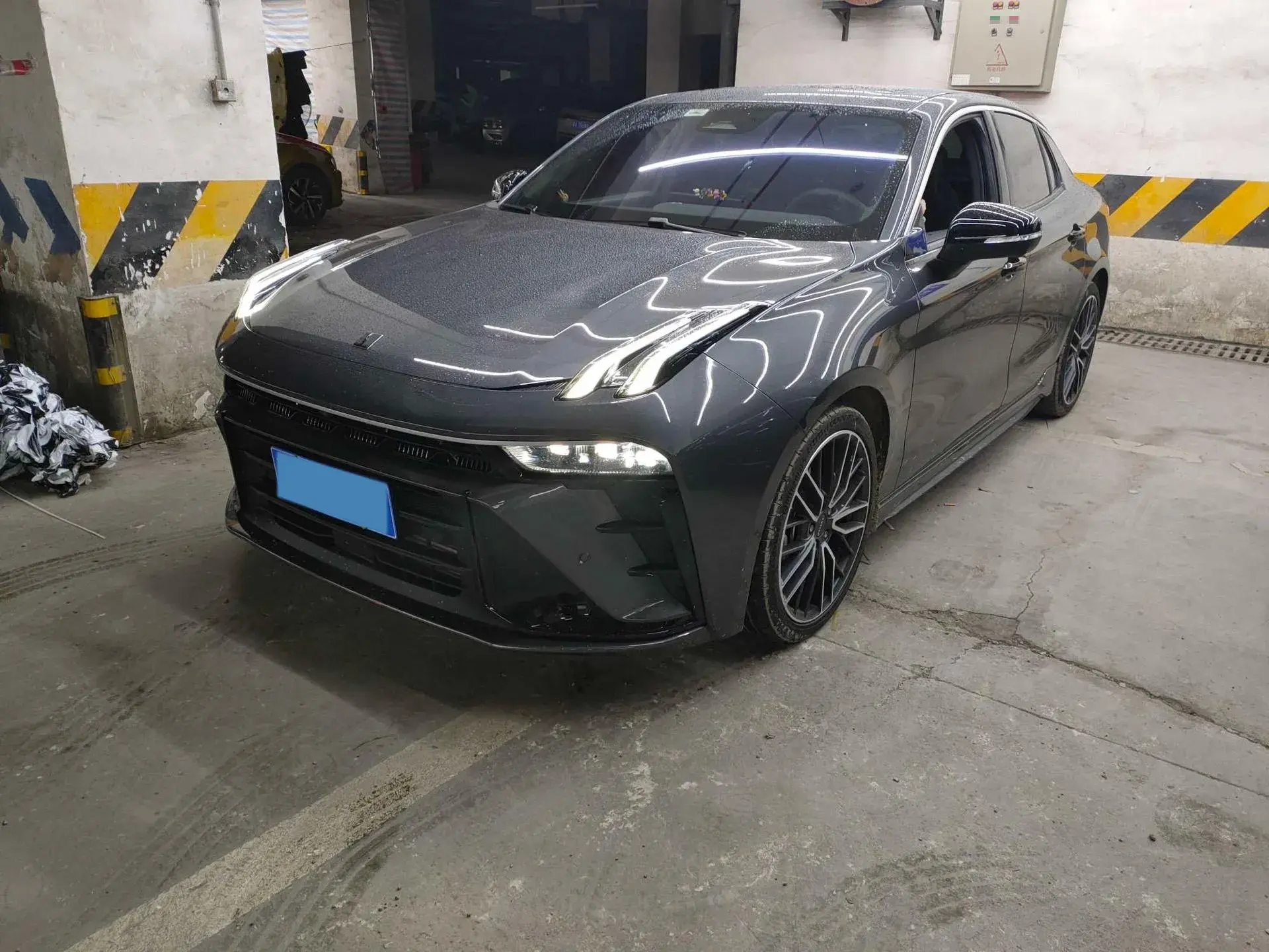 2025 LYNK&CO 03 view 1