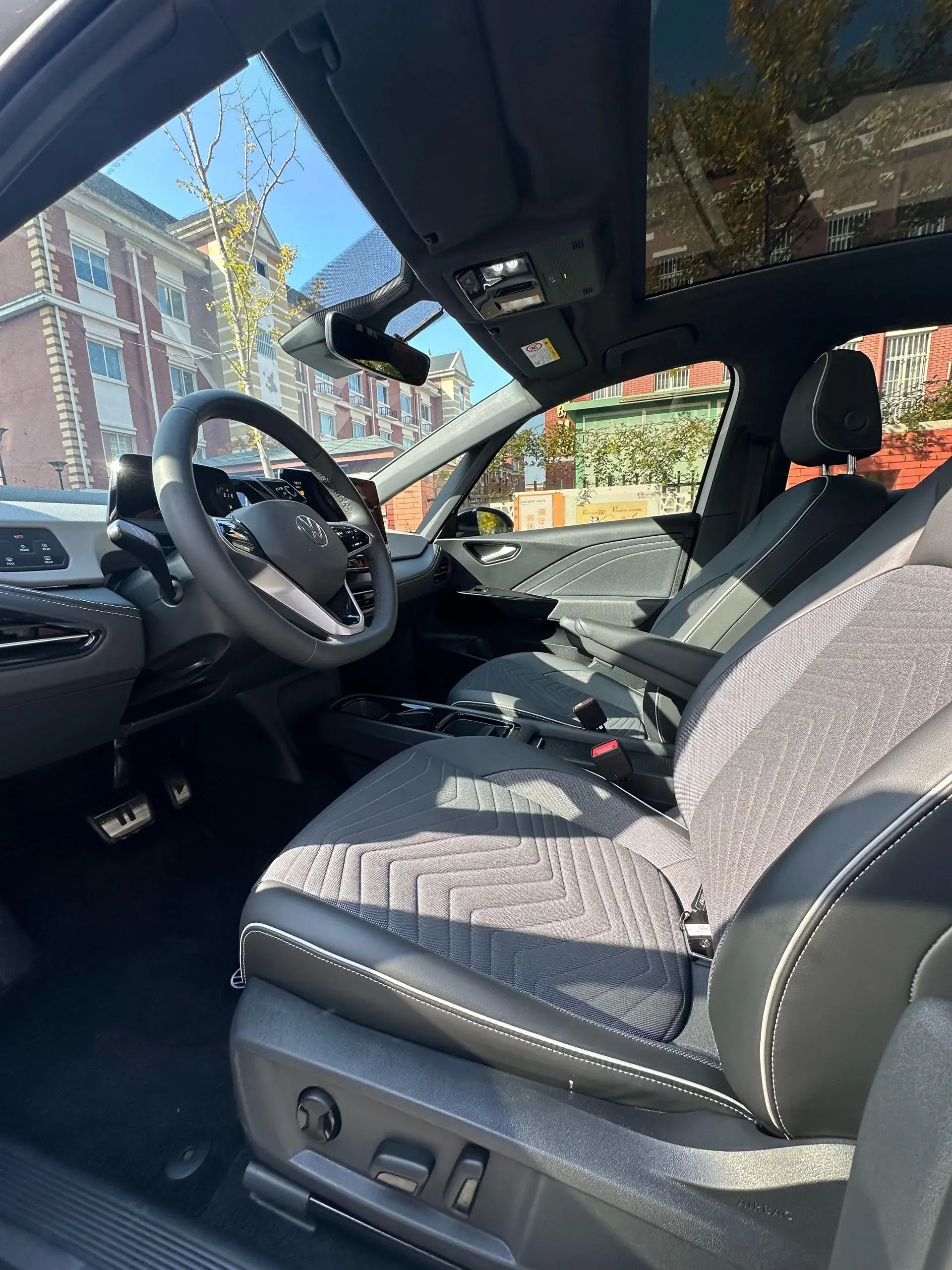 2024 VOLKSWAGEN ID.3 thumbnail 4