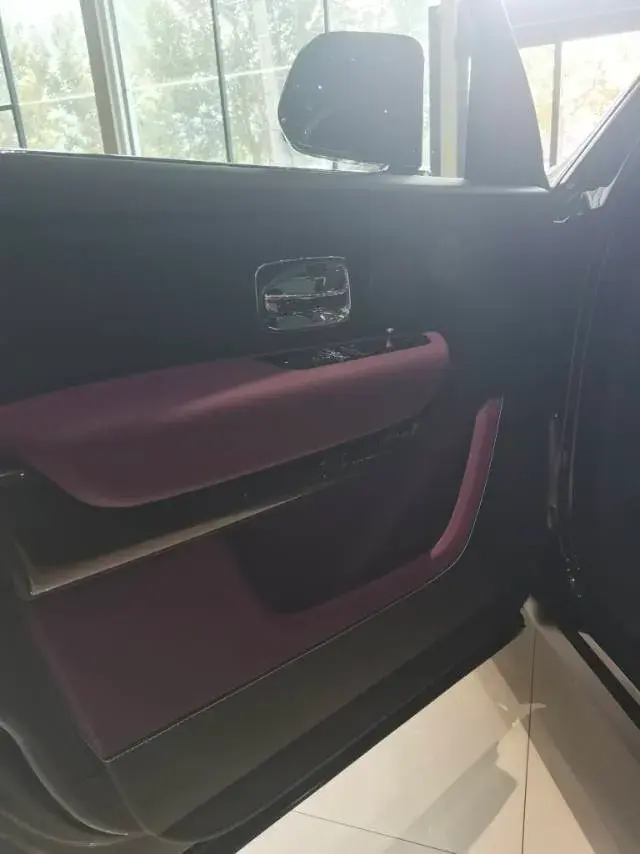 2024 ROLLS-ROYCE CULLINAN thumbnail 2