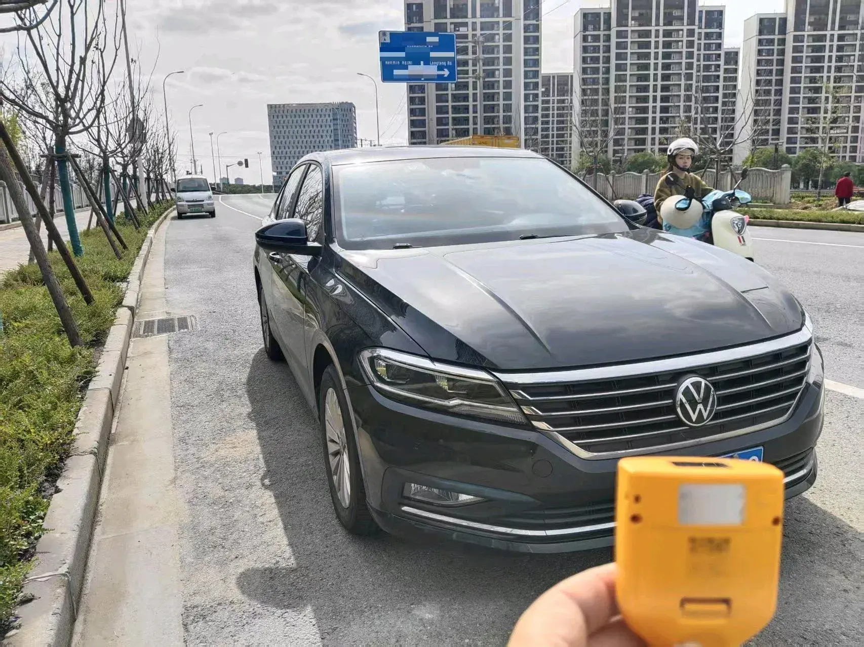 2021 VOLKSWAGEN LAVIDA thumbnail 4