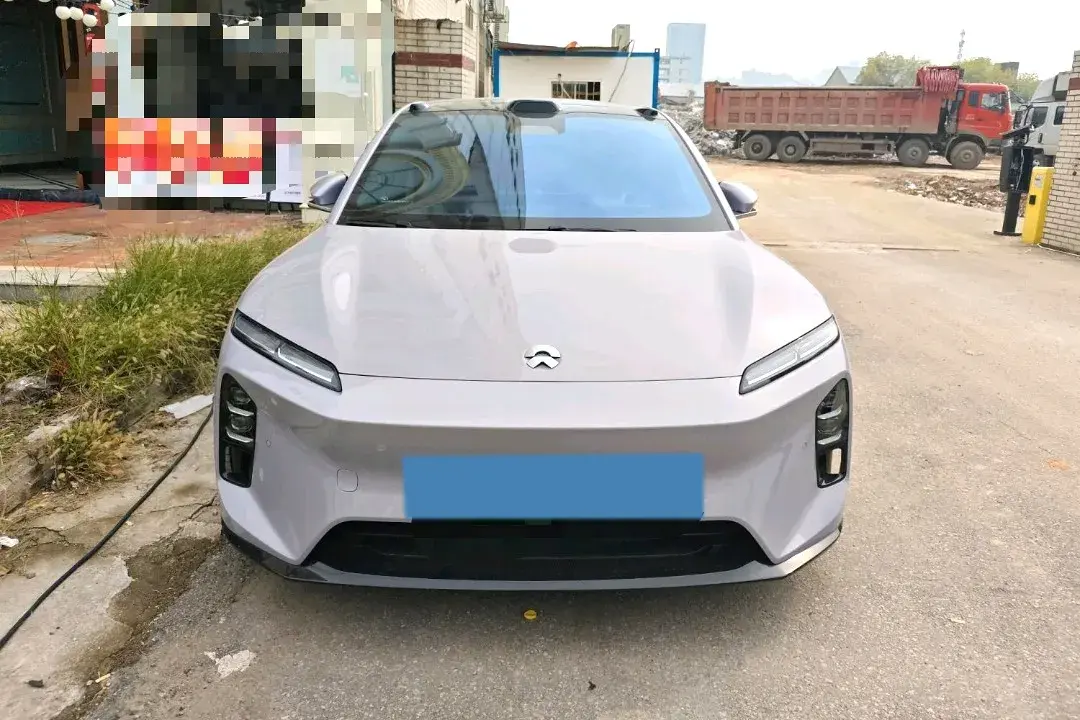 2025 NIO ET5 thumbnail 2