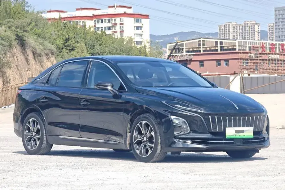 2023 HONGQI E-QM5 thumbnail 2