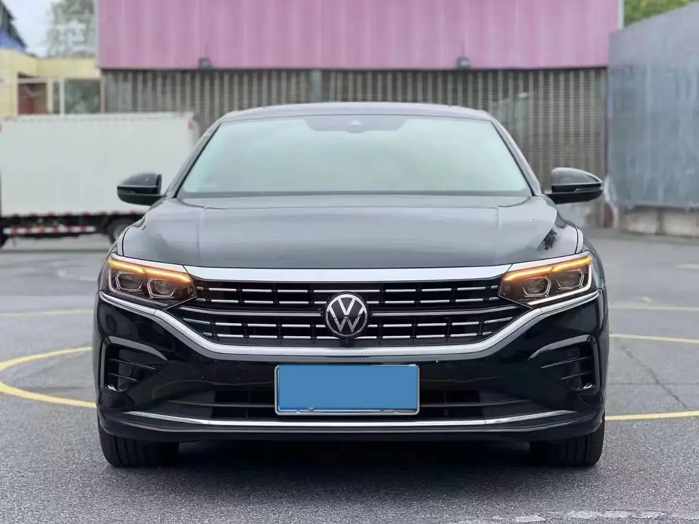 2022 VOLKSWAGEN PASSAT thumbnail 2