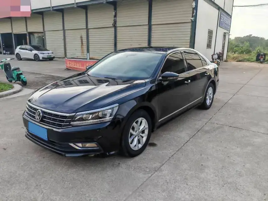 2015 VOLKSWAGEN PASSAT view 1