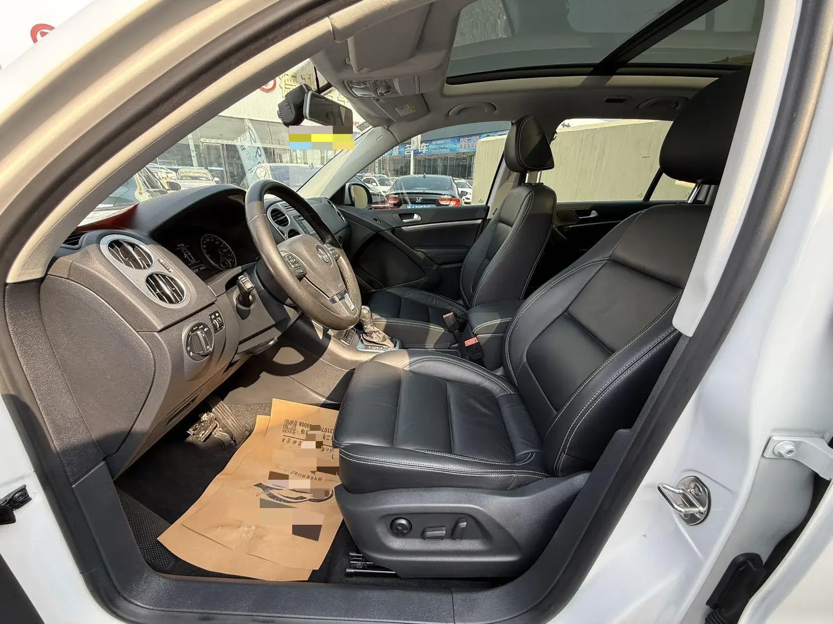 2016 VOLKSWAGEN TIGUAN thumbnail 4