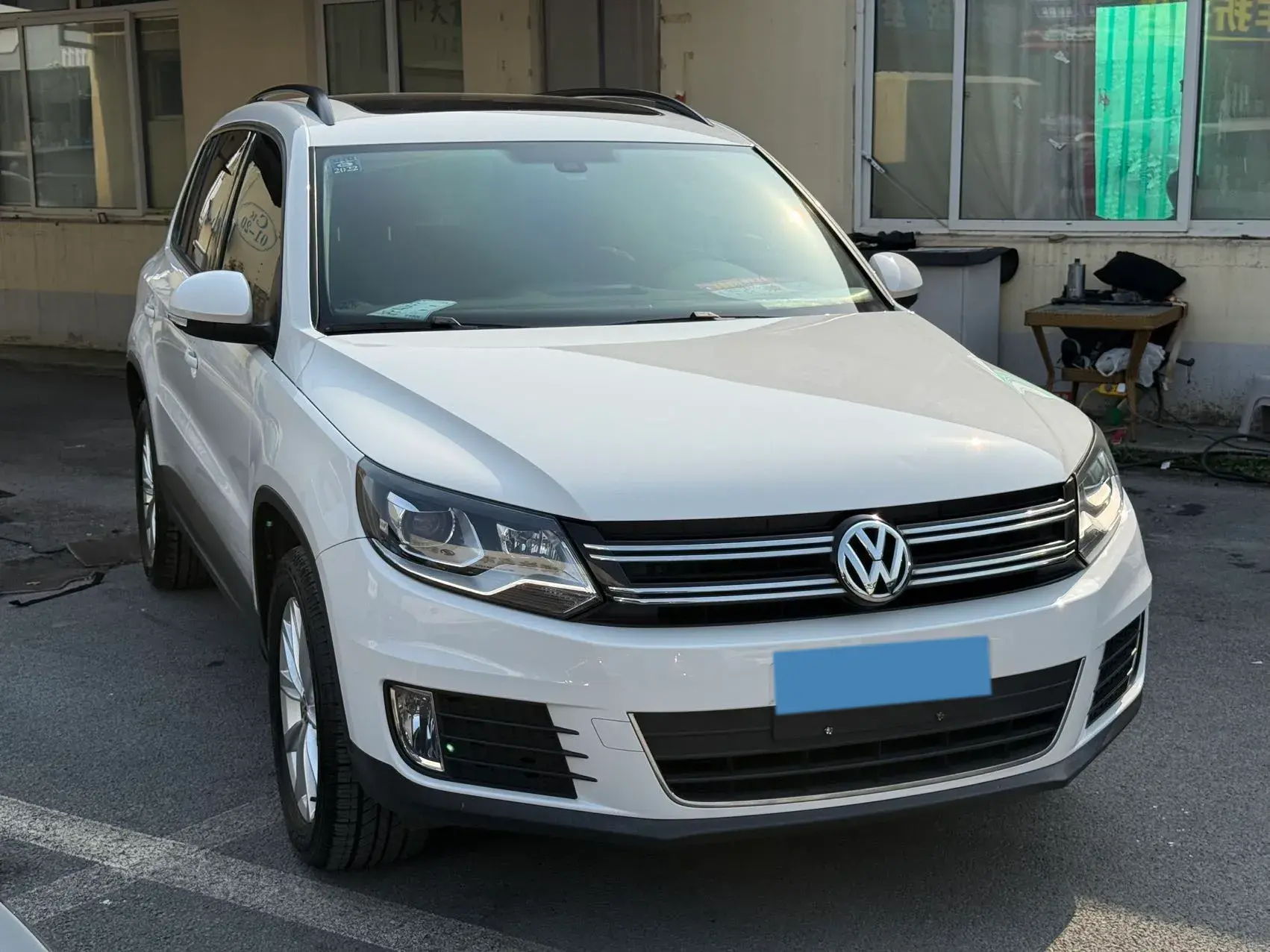 2016 VOLKSWAGEN TIGUAN thumbnail 3