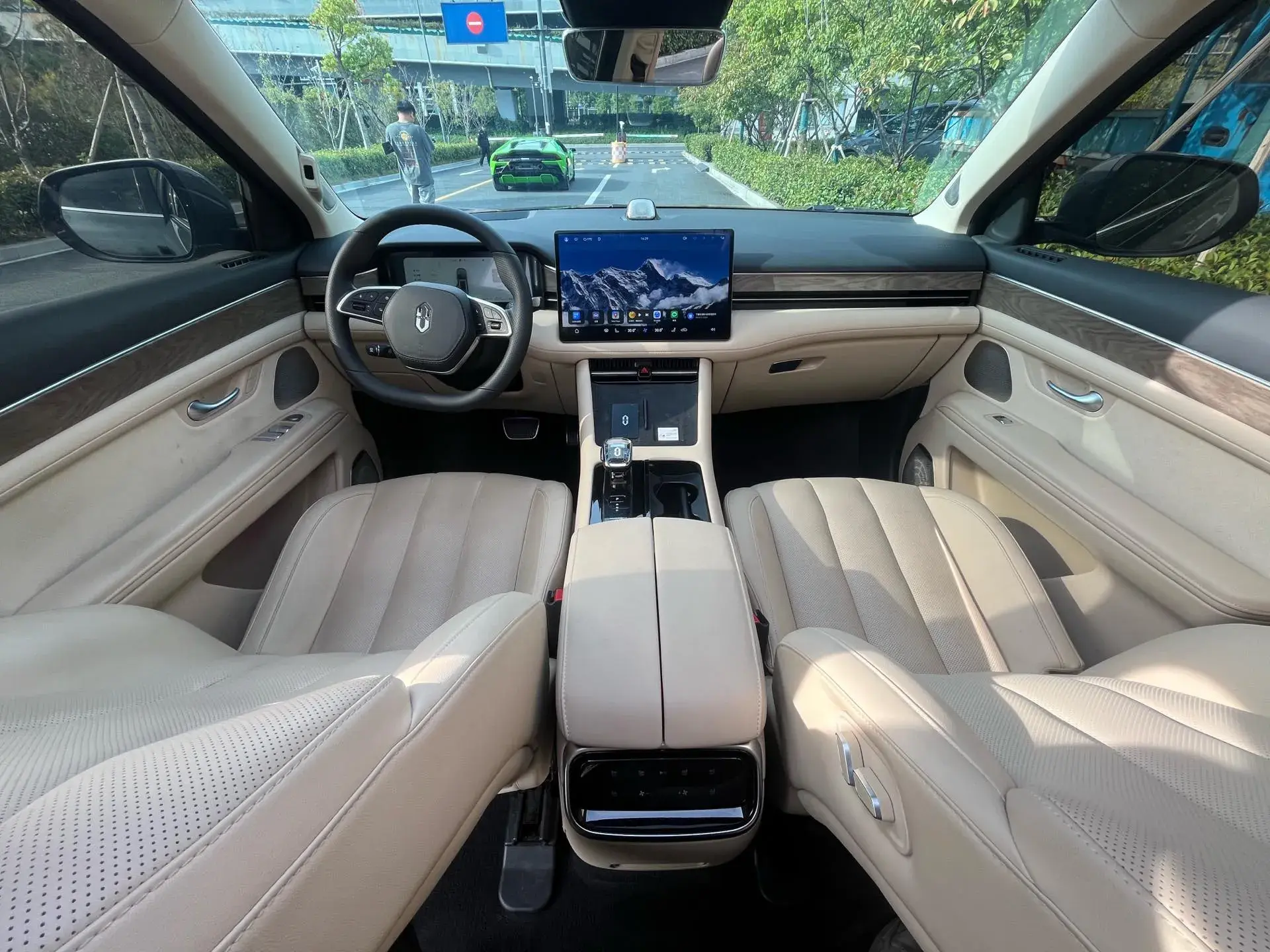 2022 AITO AITO thumbnail 4