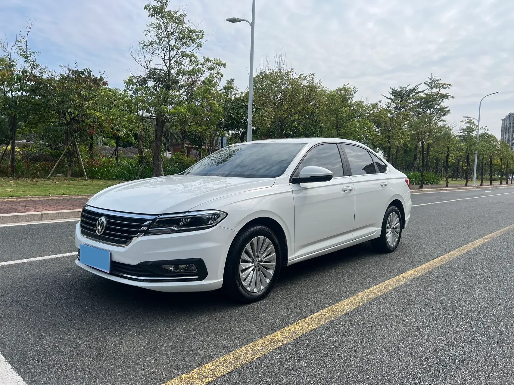 2019 VOLKSWAGEN LAVIDA view 1