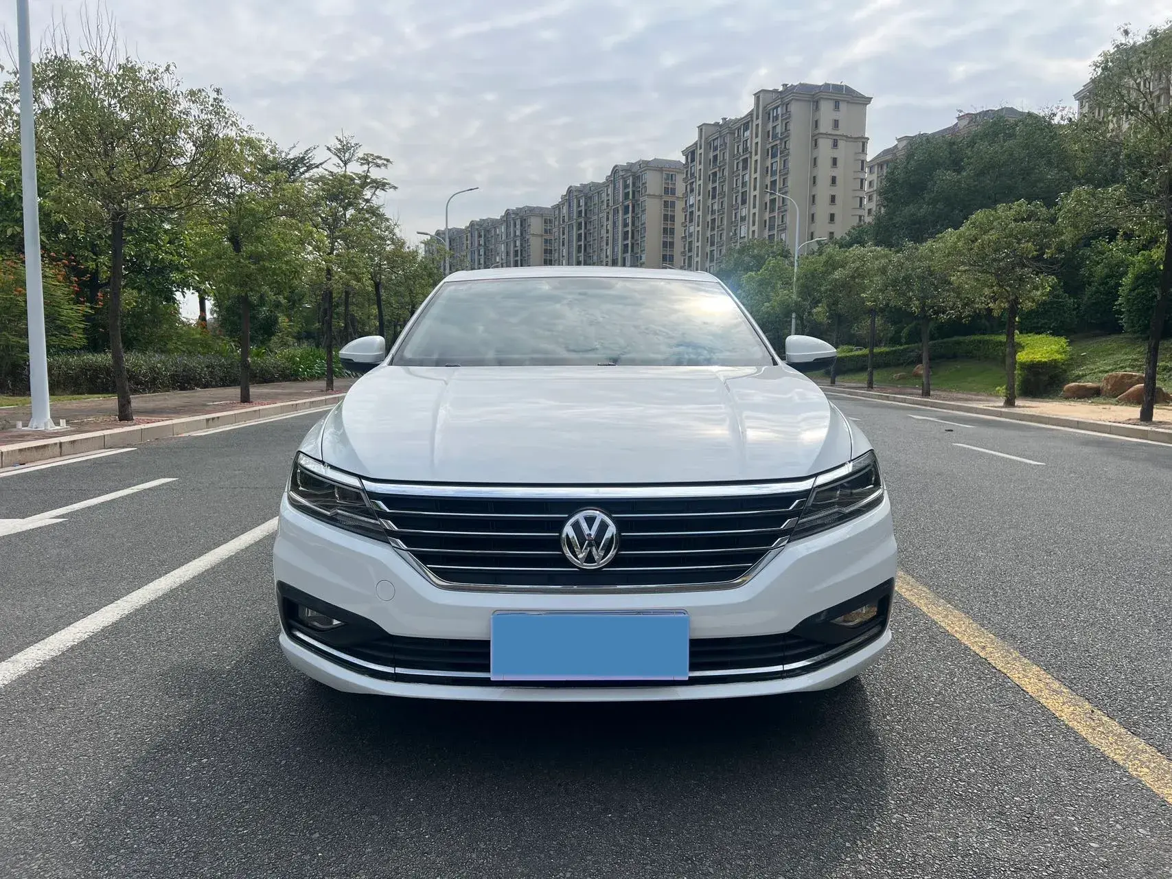 2019 VOLKSWAGEN LAVIDA thumbnail 3