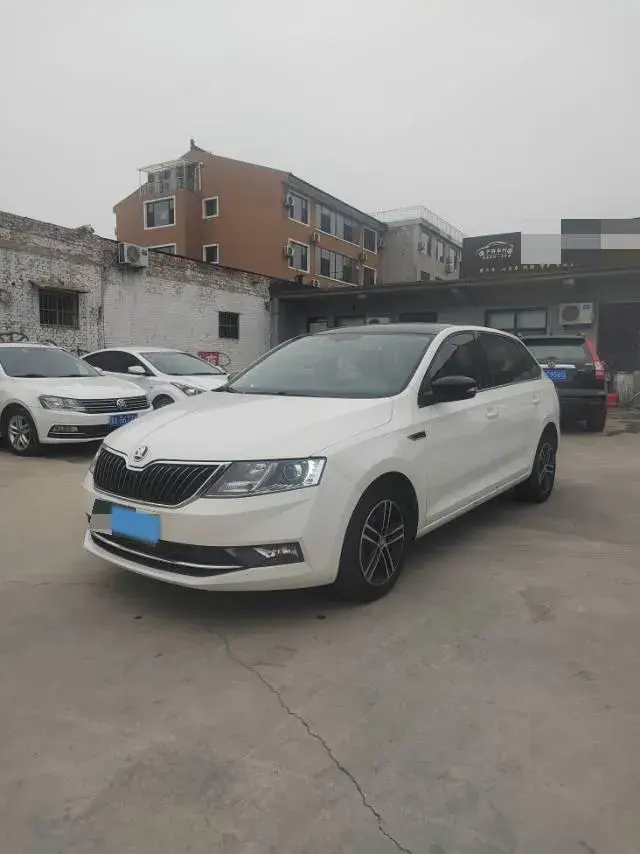 2018 Skoda Rapid Spaceback 1.6L 110HP L4 6AT