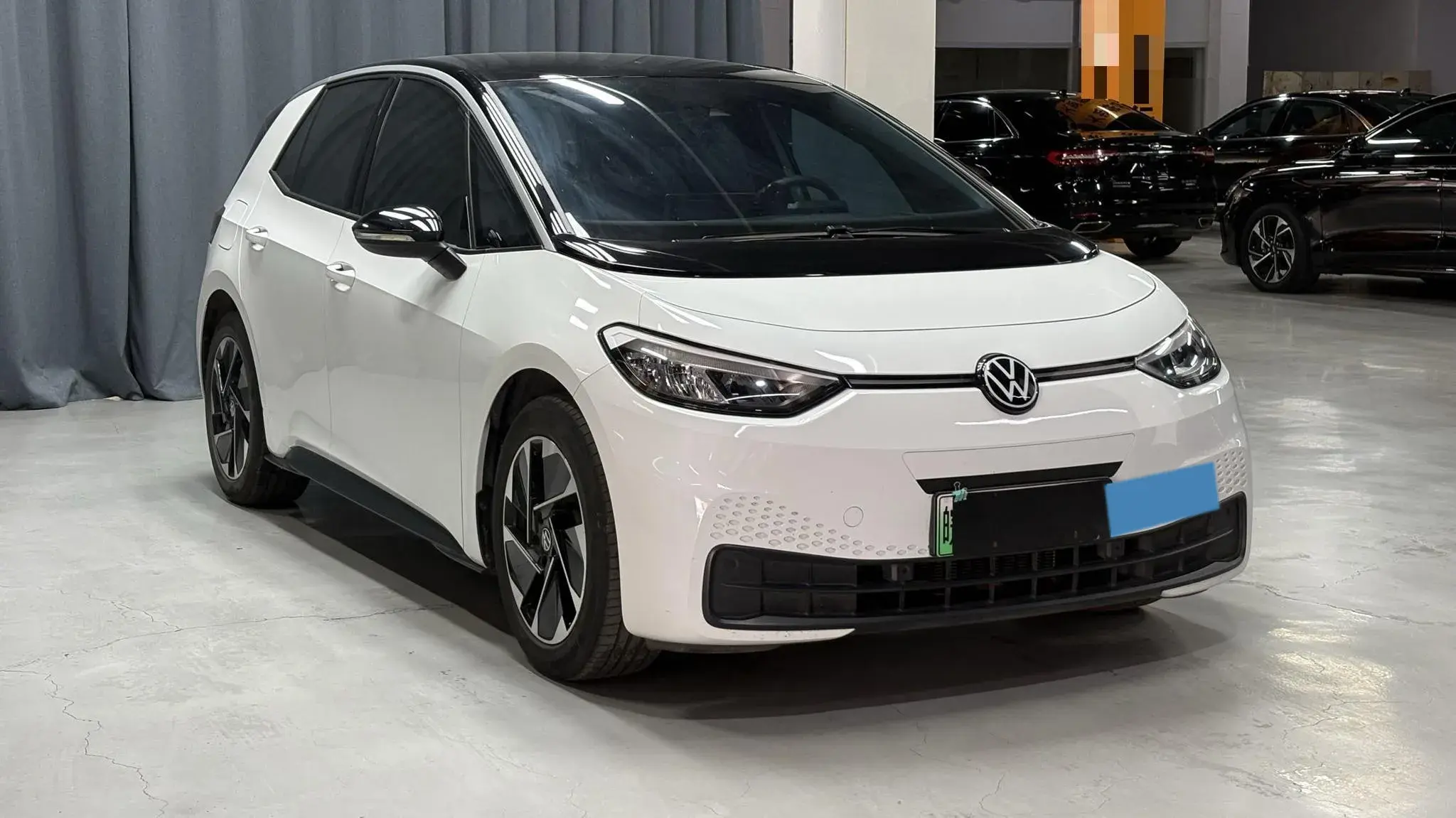 2024 VOLKSWAGEN ID.3 thumbnail 3