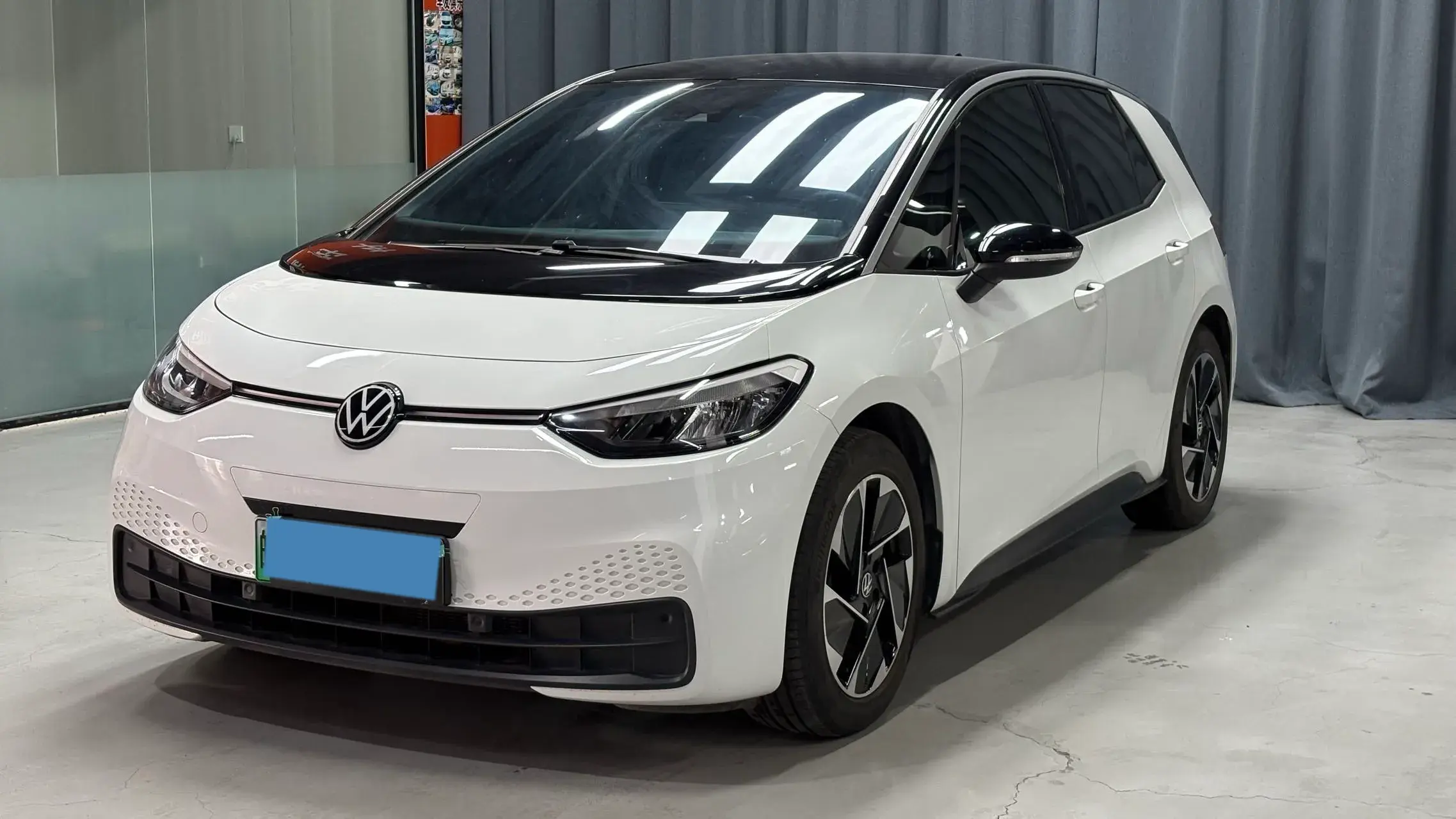 2024 VOLKSWAGEN ID.3 view 1