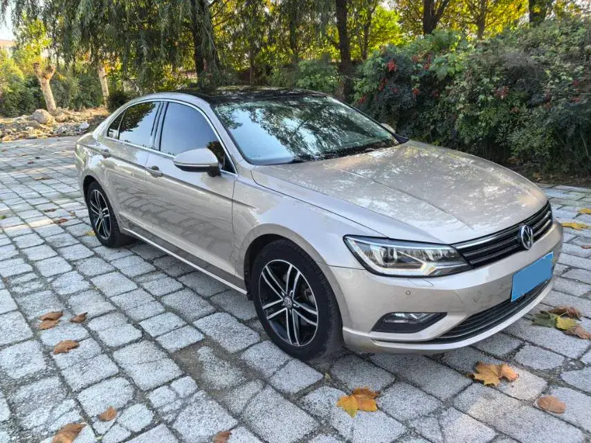 2018 VOLKSWAGEN LAMANDO thumbnail 3