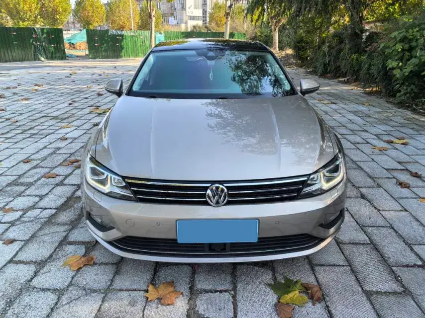 2018 VOLKSWAGEN LAMANDO thumbnail 2