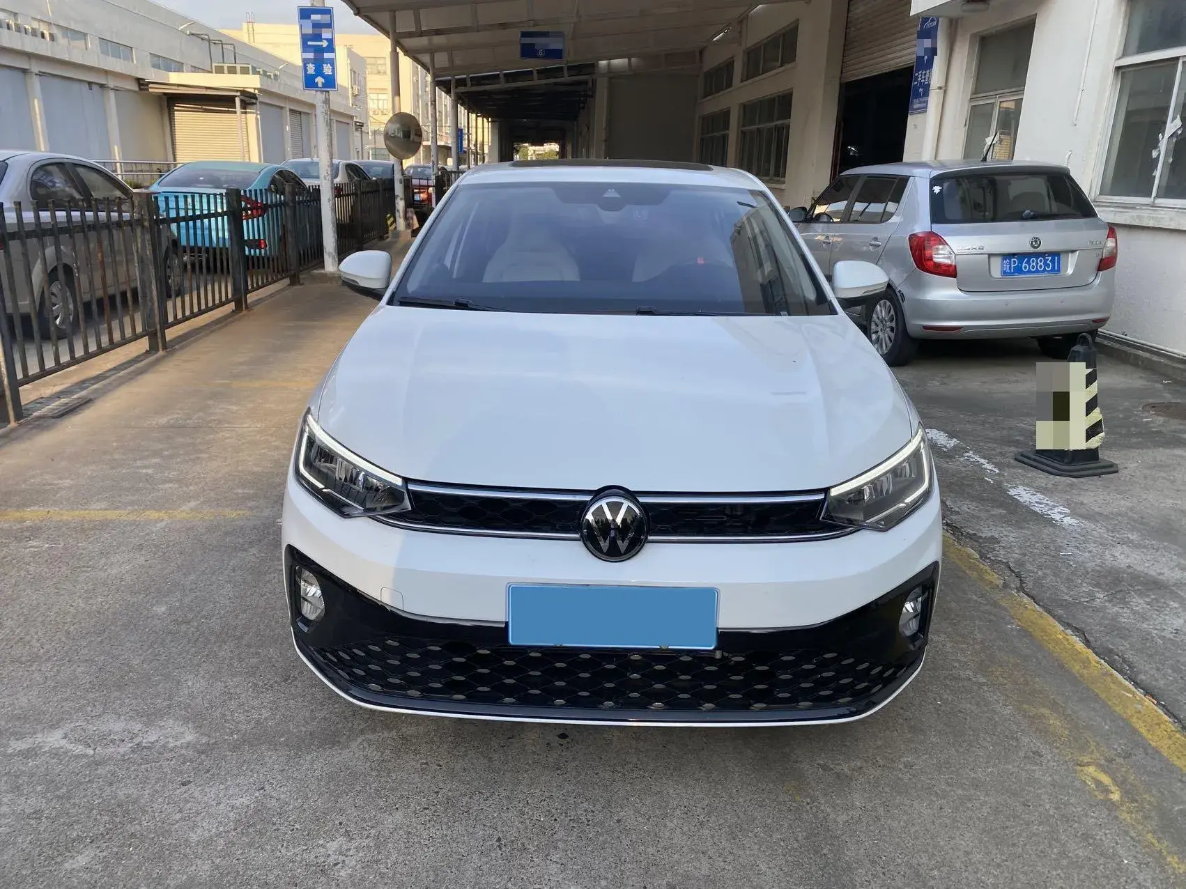 2023 VOLKSWAGEN LAVIDA thumbnail 2