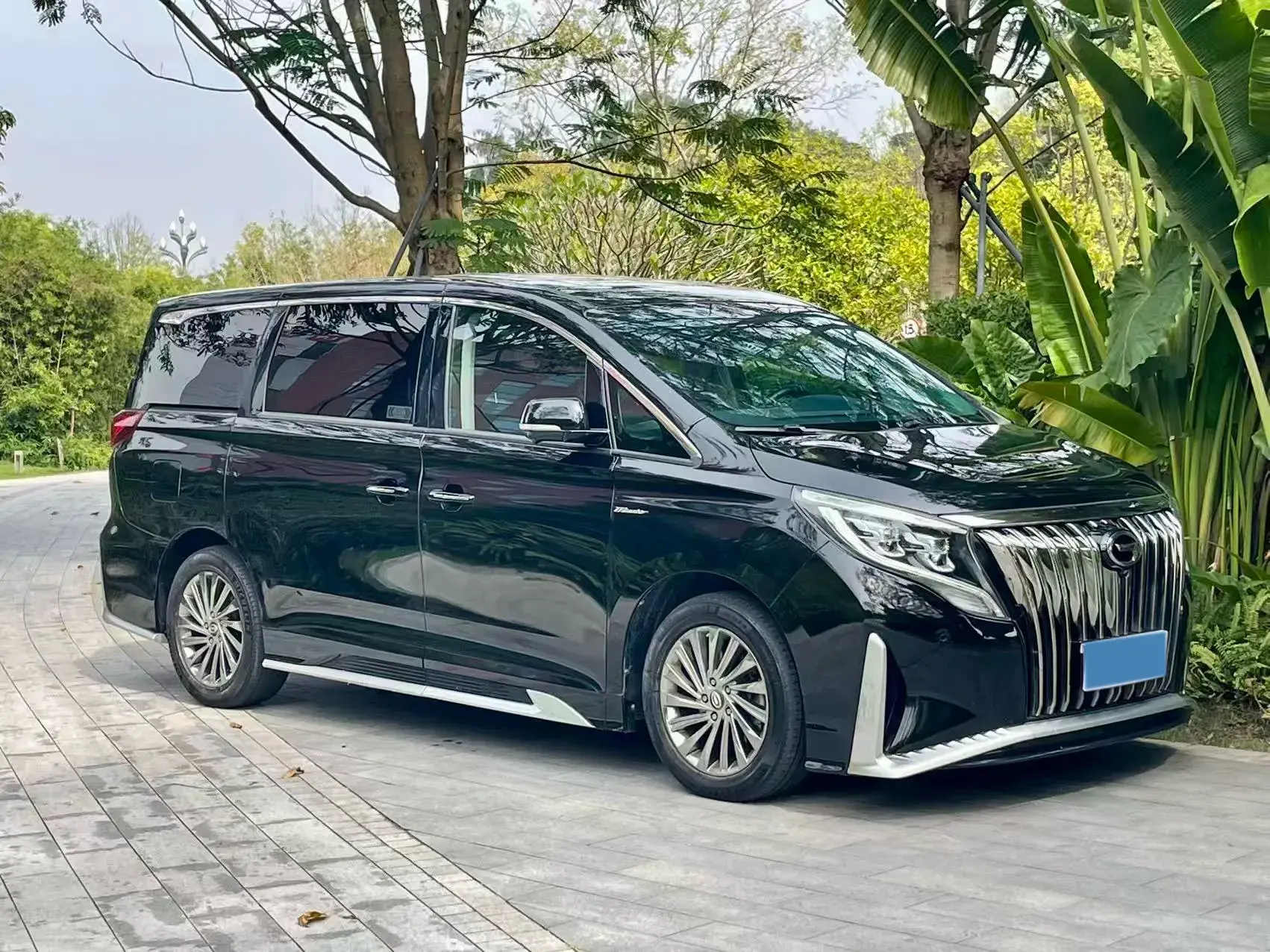 2021 GAC TRUMPCHI thumbnail 3