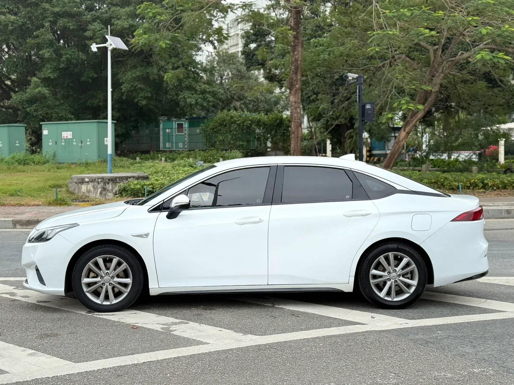 2019 AION S thumbnail 3