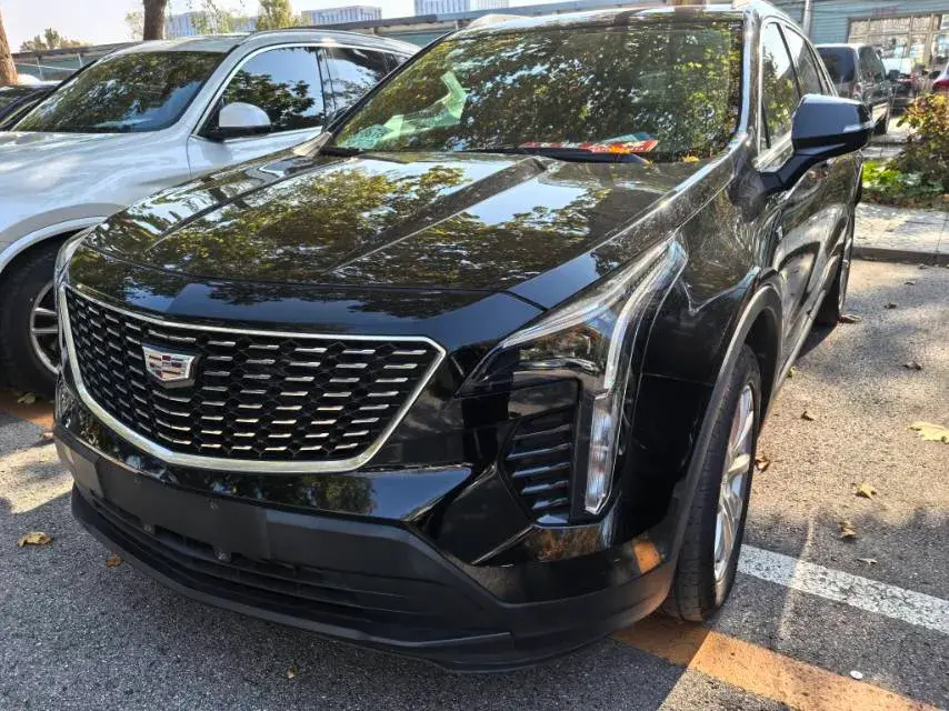 2022 CADILLAC XT4 view 1
