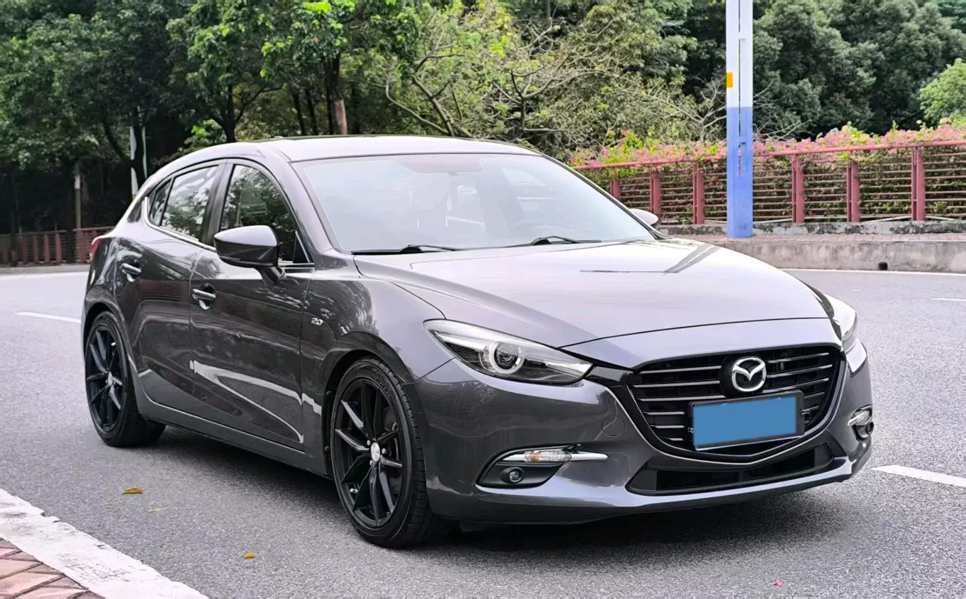 2017 MAZDA 3 thumbnail 3