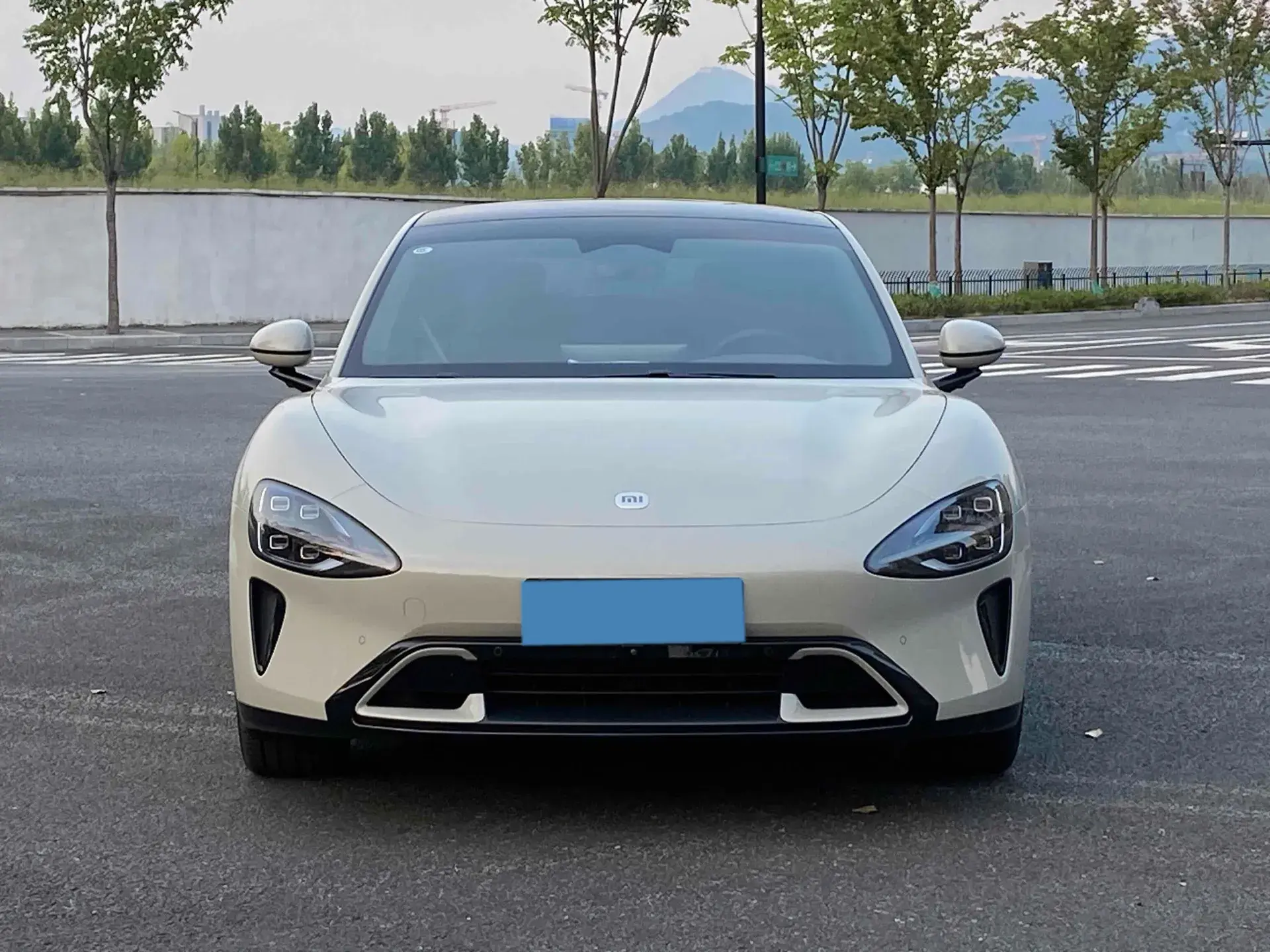 2024 MI SU7 thumbnail 2