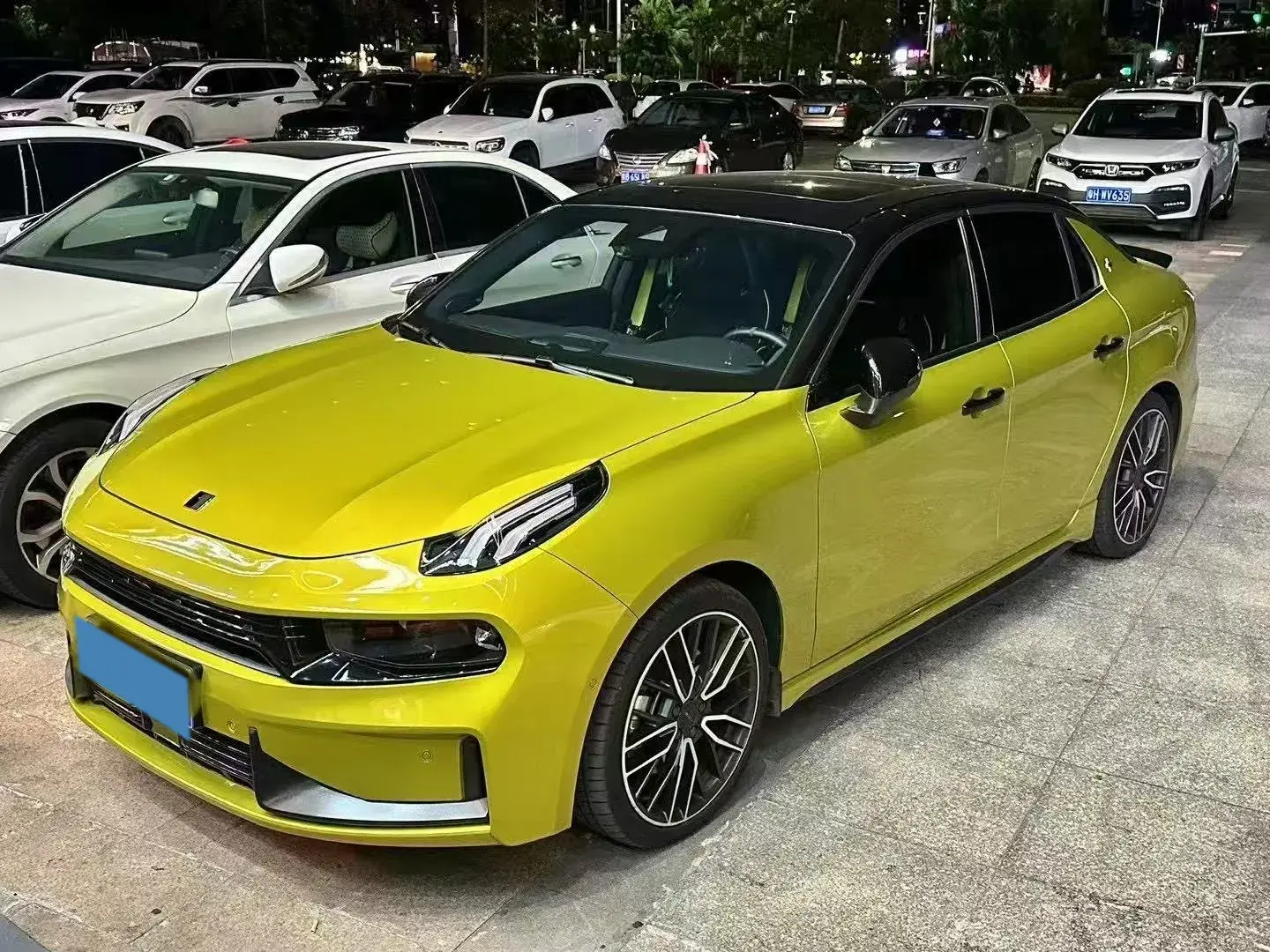 2022 LYNK&CO 03 view 1