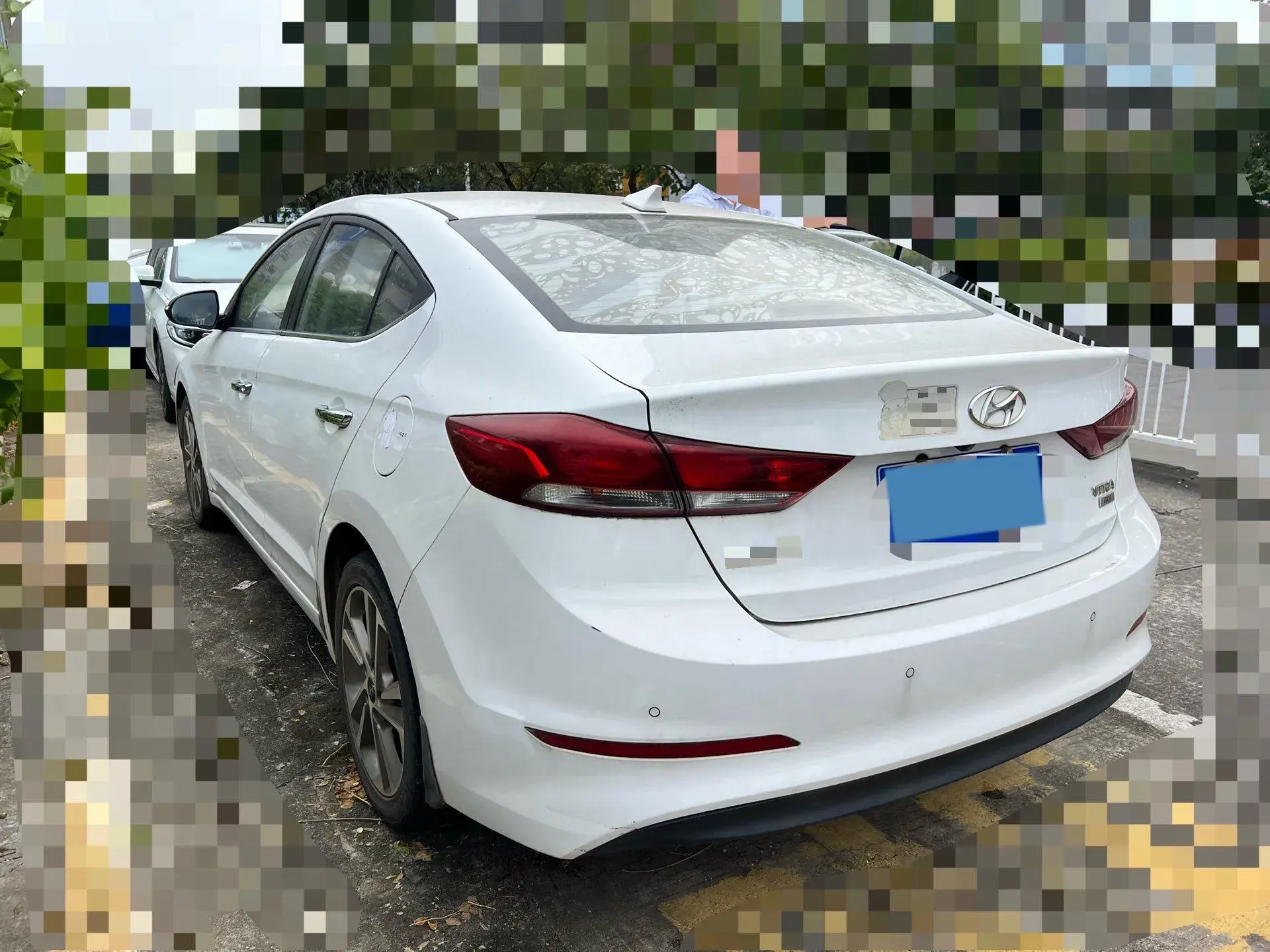 2016 HYUNDAI ELANTRA thumbnail 2