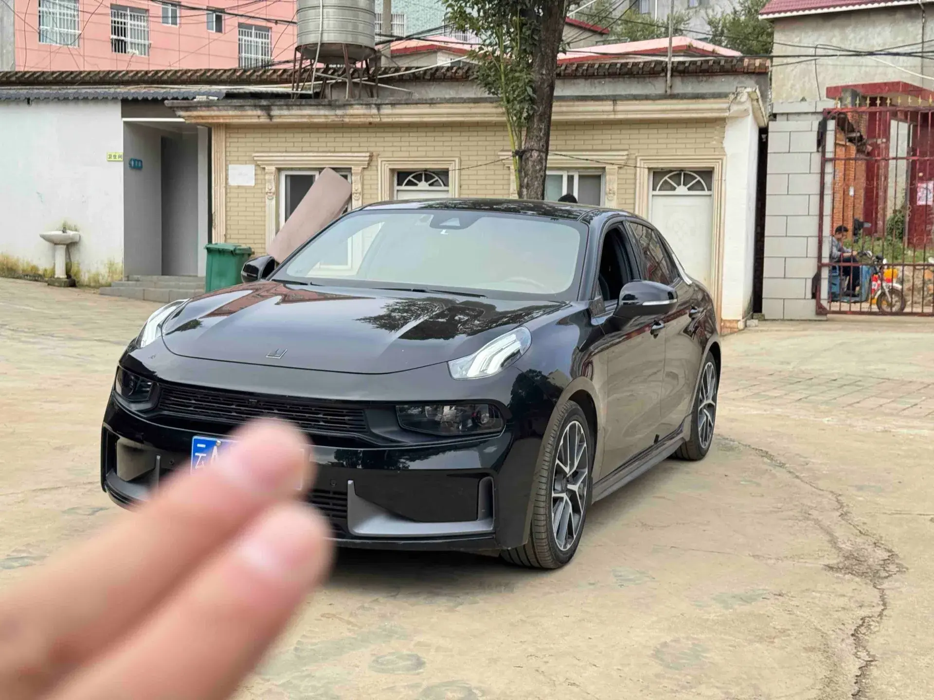 2022 LYNK&CO 03 view 1