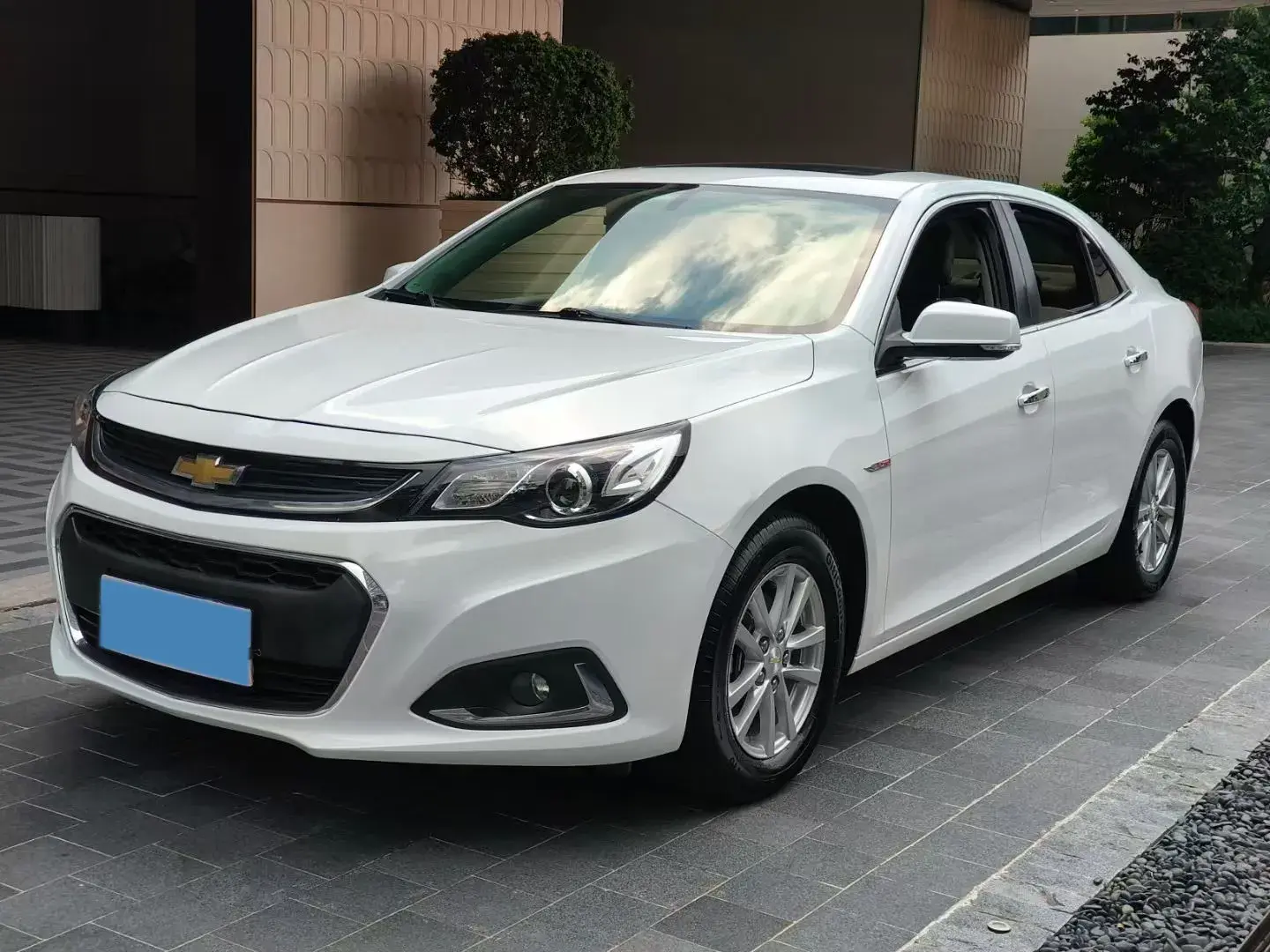 2018 CHEVROLET MALIBU view 1