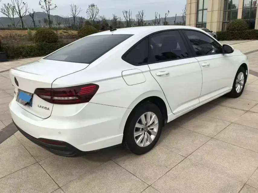 2023 VOLKSWAGEN LAVIDA thumbnail 4