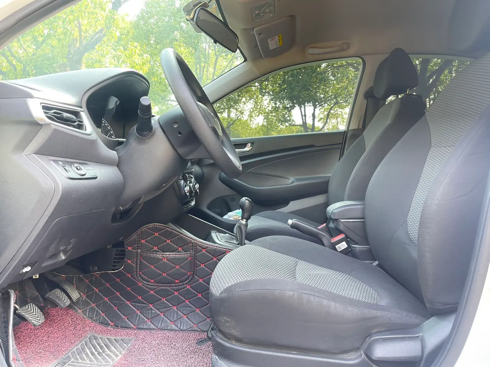 2017 HYUNDAI REINA thumbnail 4