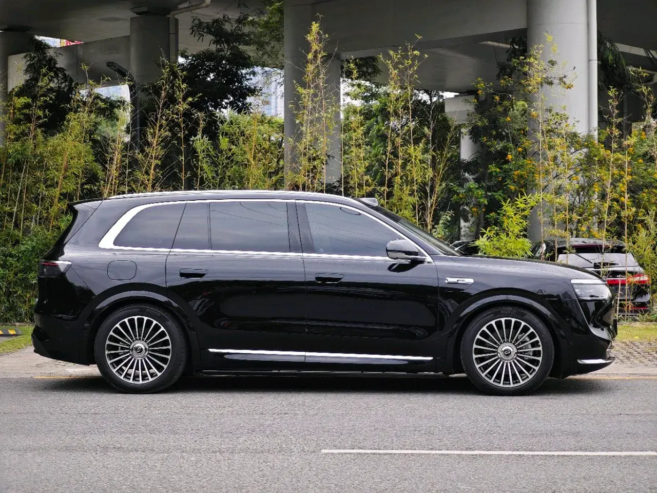 2025 AITO AITO thumbnail 4