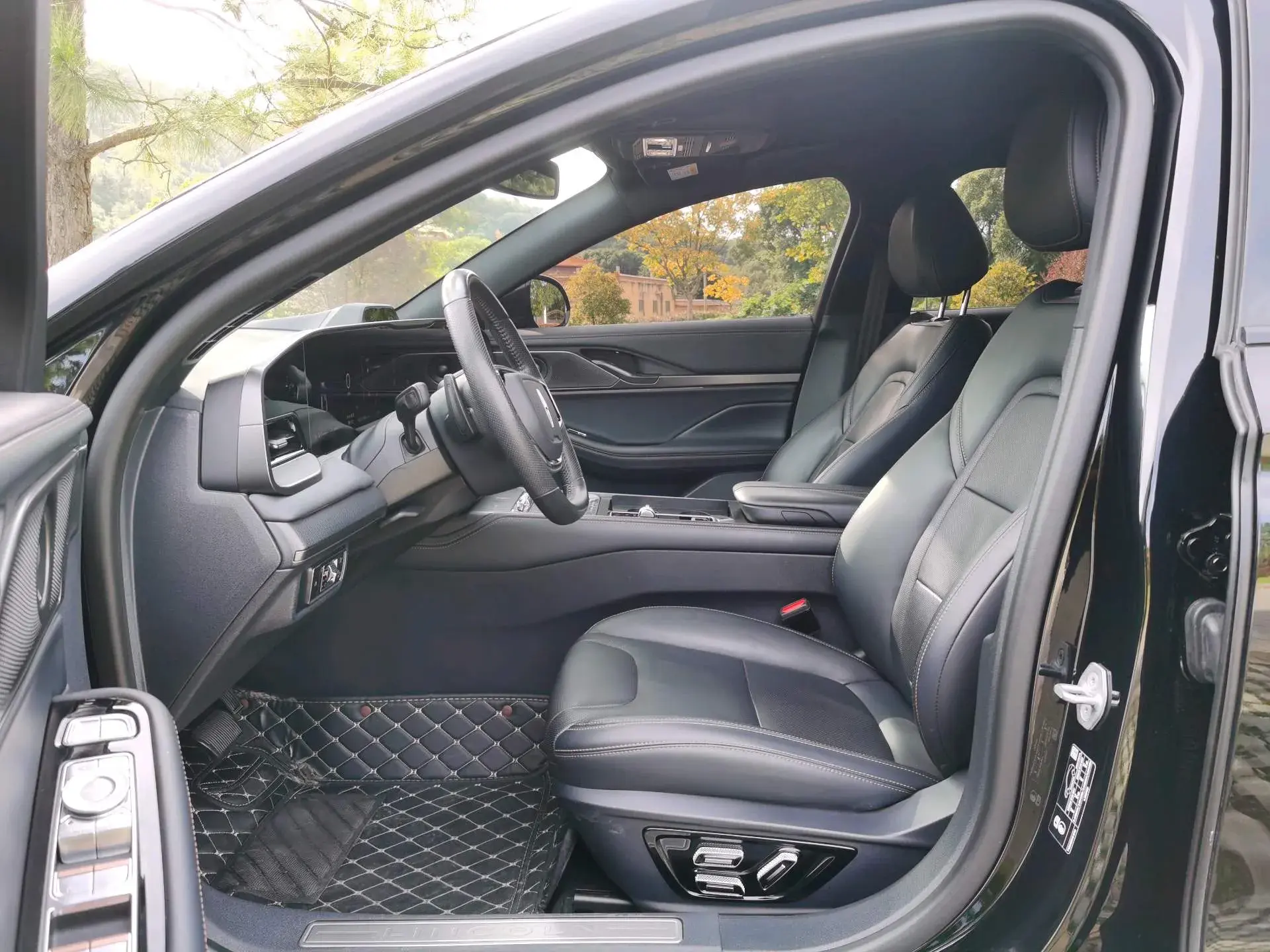 2022 LINCOLN Z thumbnail 4