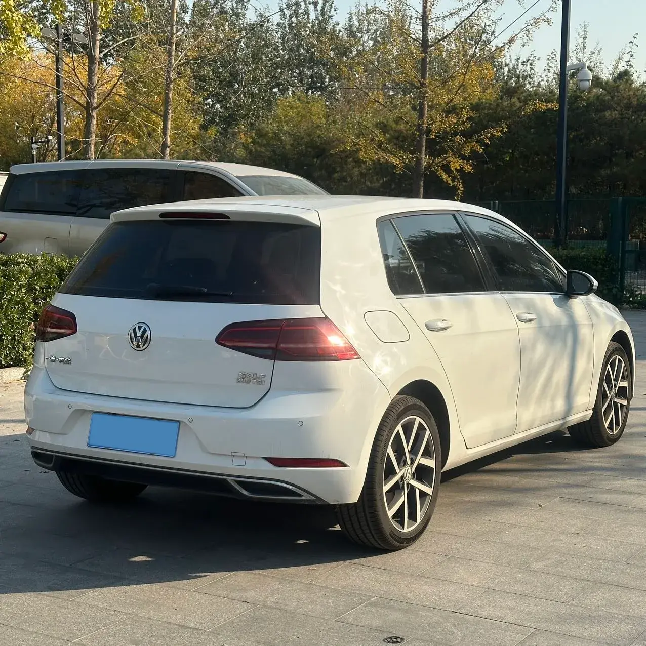 2018 VOLKSWAGEN GOLF thumbnail 3