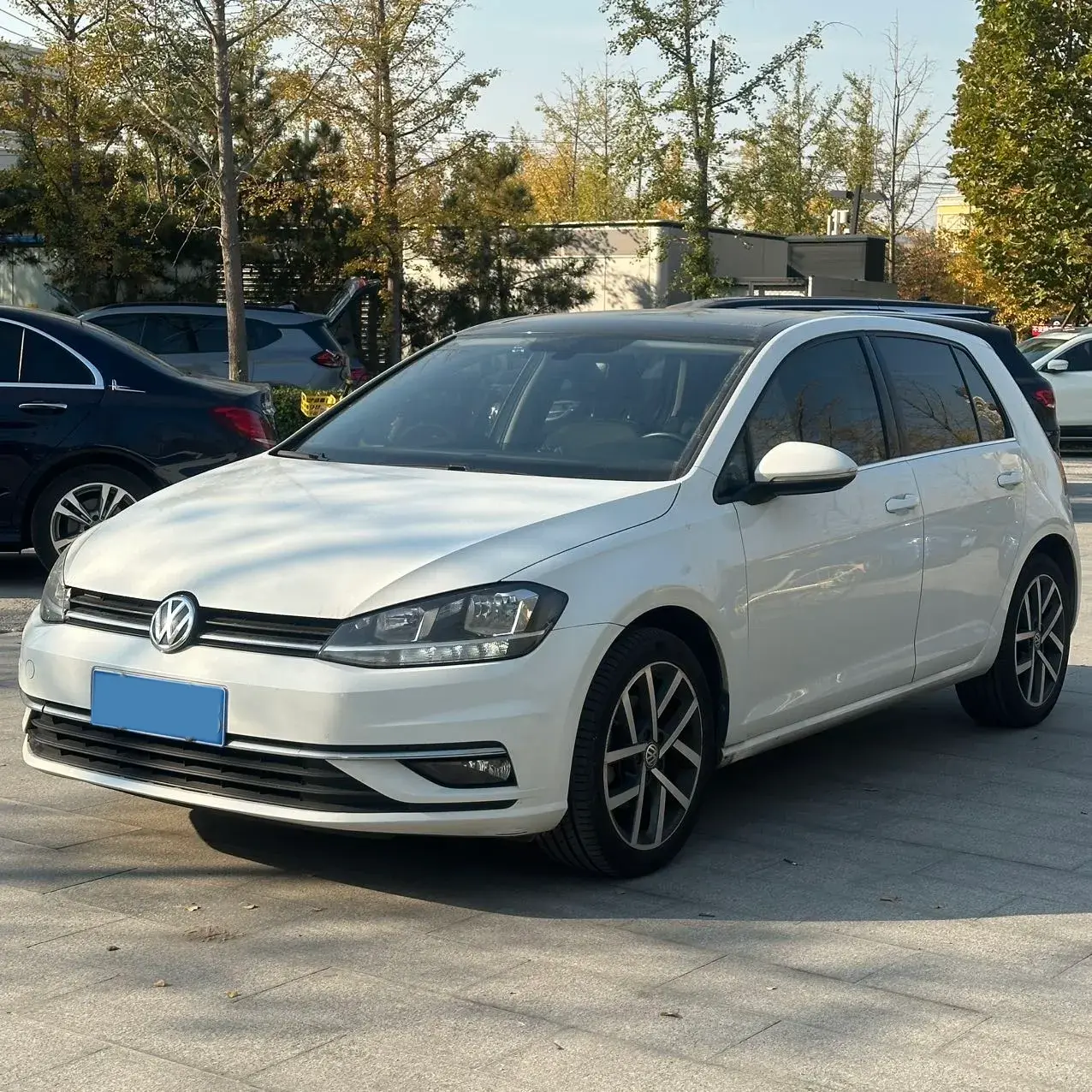 2018 VOLKSWAGEN GOLF view 1