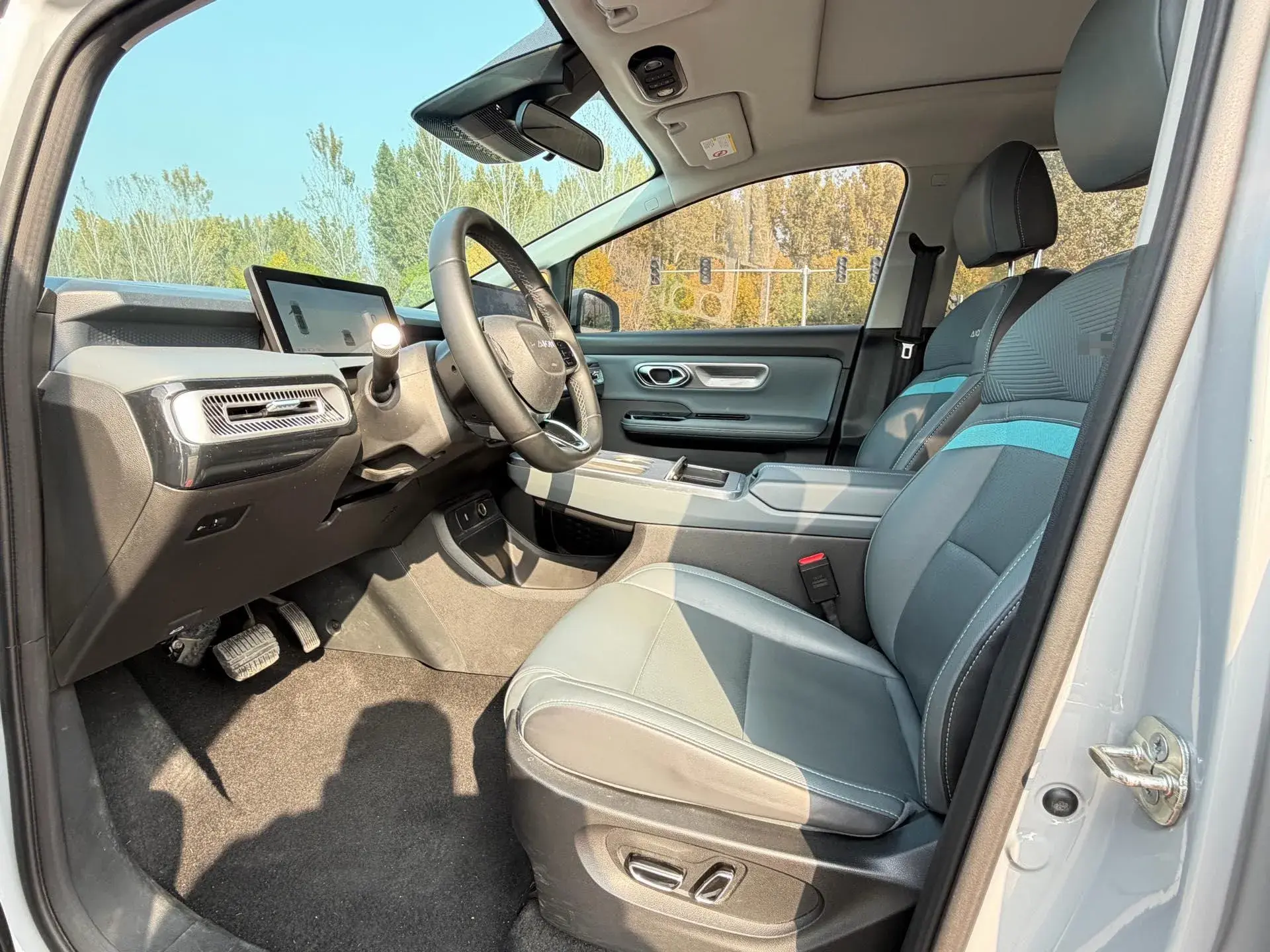 2023 AION Y thumbnail 4