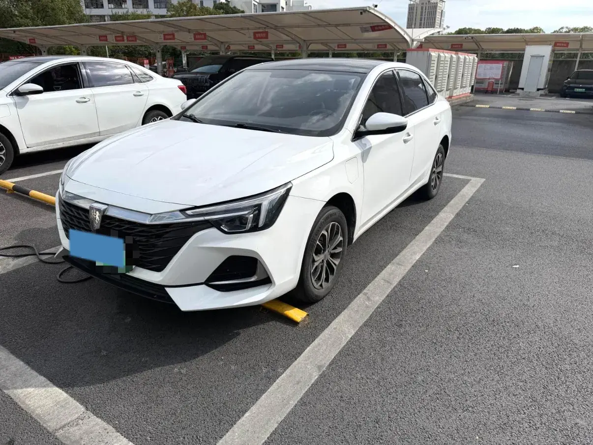 2022 ROEWE I6 view 1