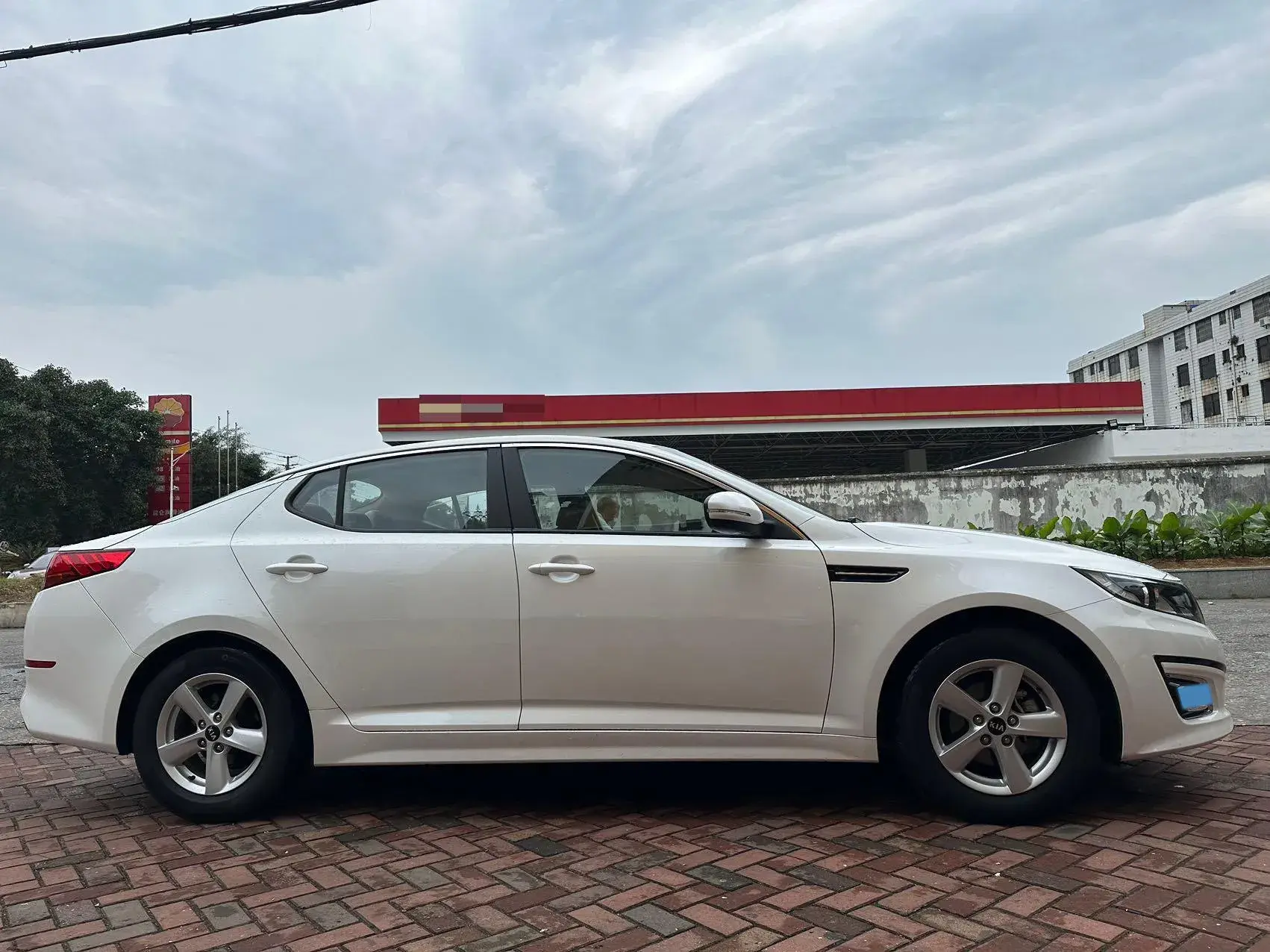 2015 KIA K5 thumbnail 3