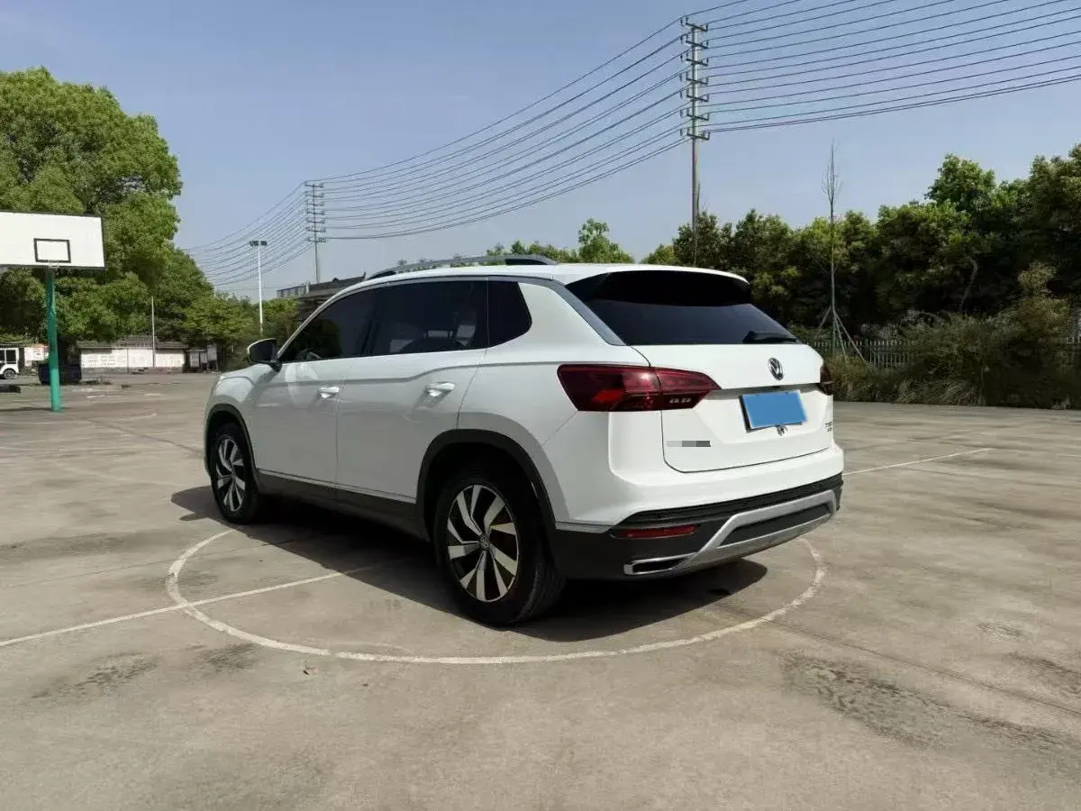 2019 VOLKSWAGEN TAYRON thumbnail 3