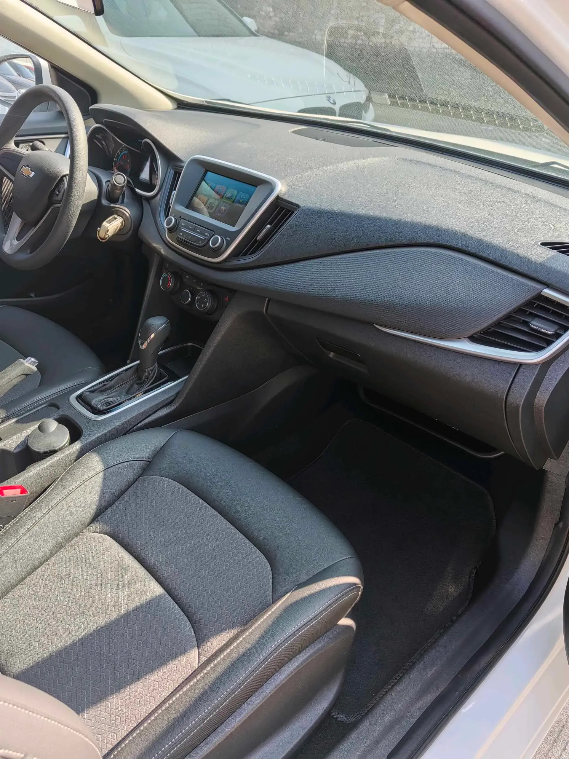 2019 CHEVROLET CAVALIER thumbnail 3