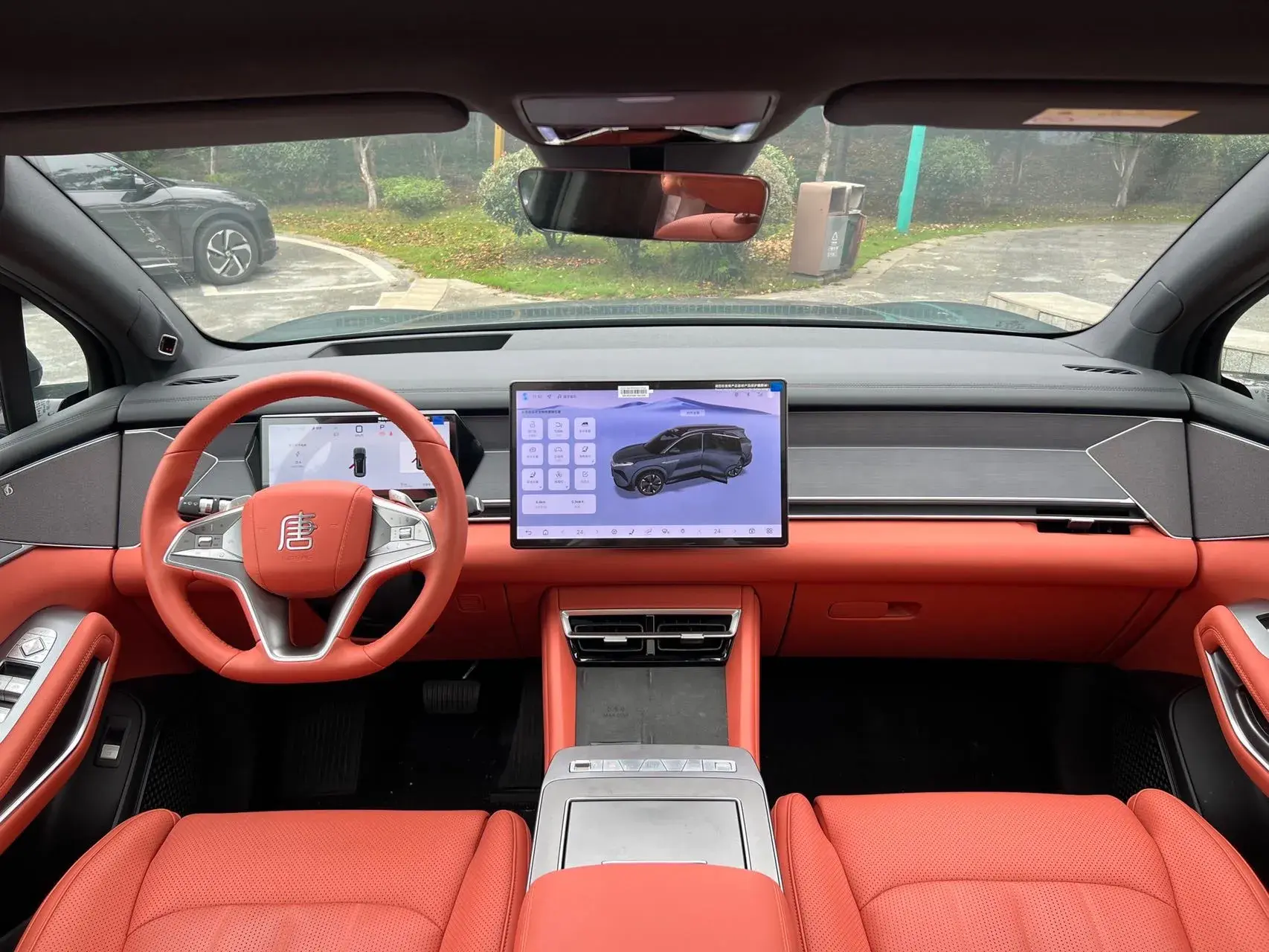 2025 BYD TANGL thumbnail 4