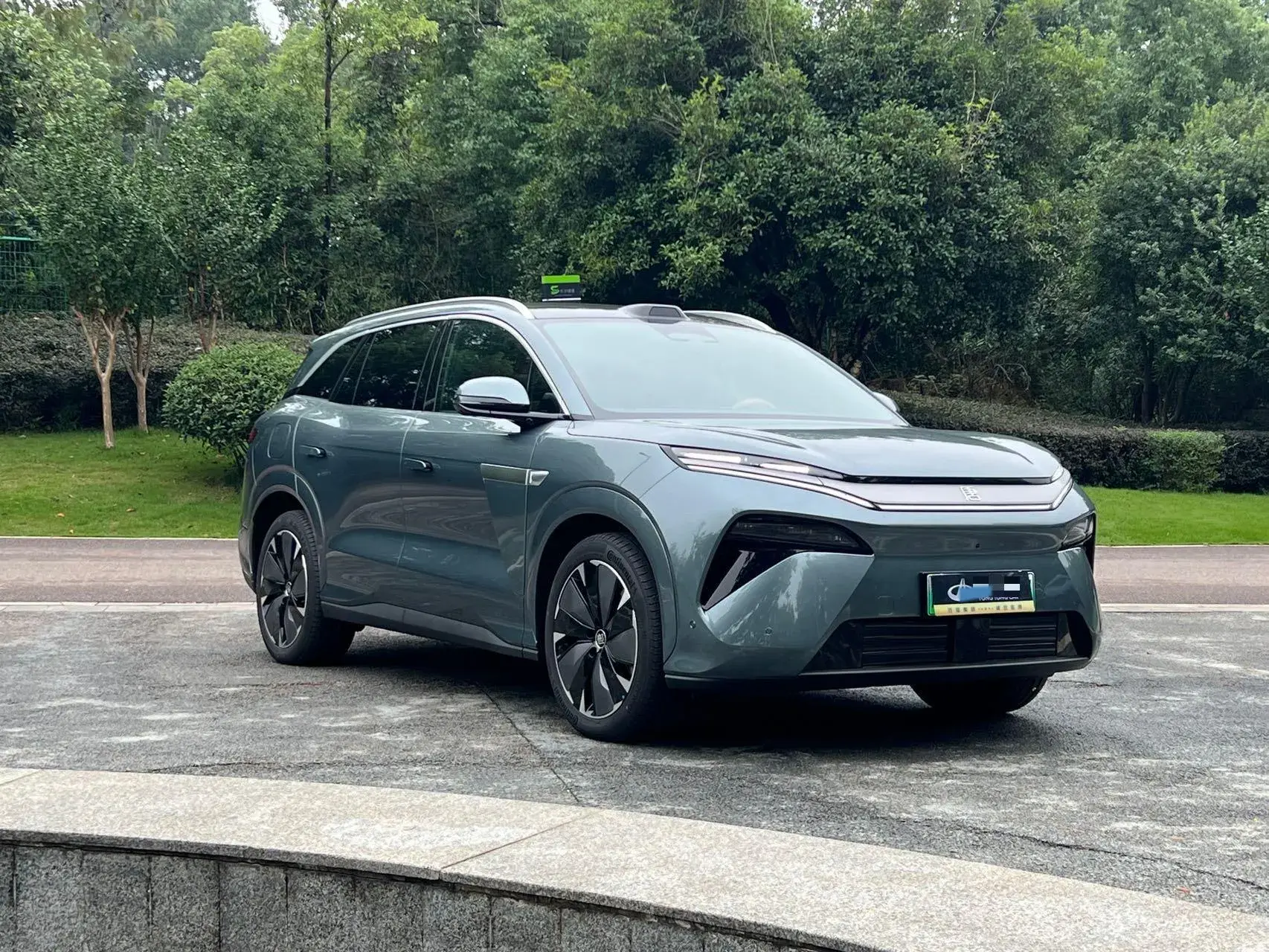 2025 BYD TANGL thumbnail 3