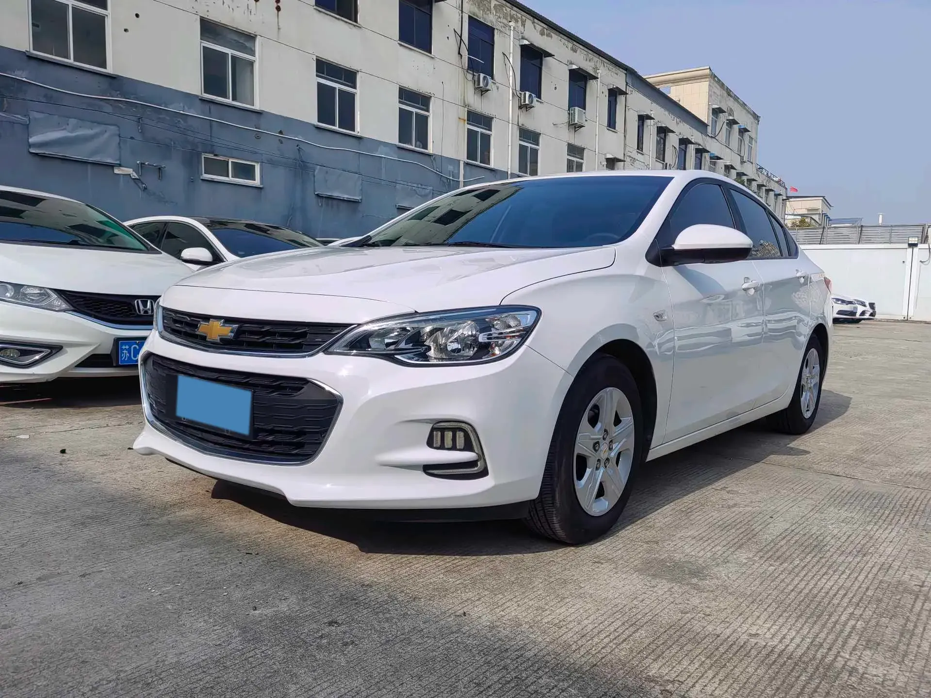 2019 CHEVROLET CAVALIER view 1