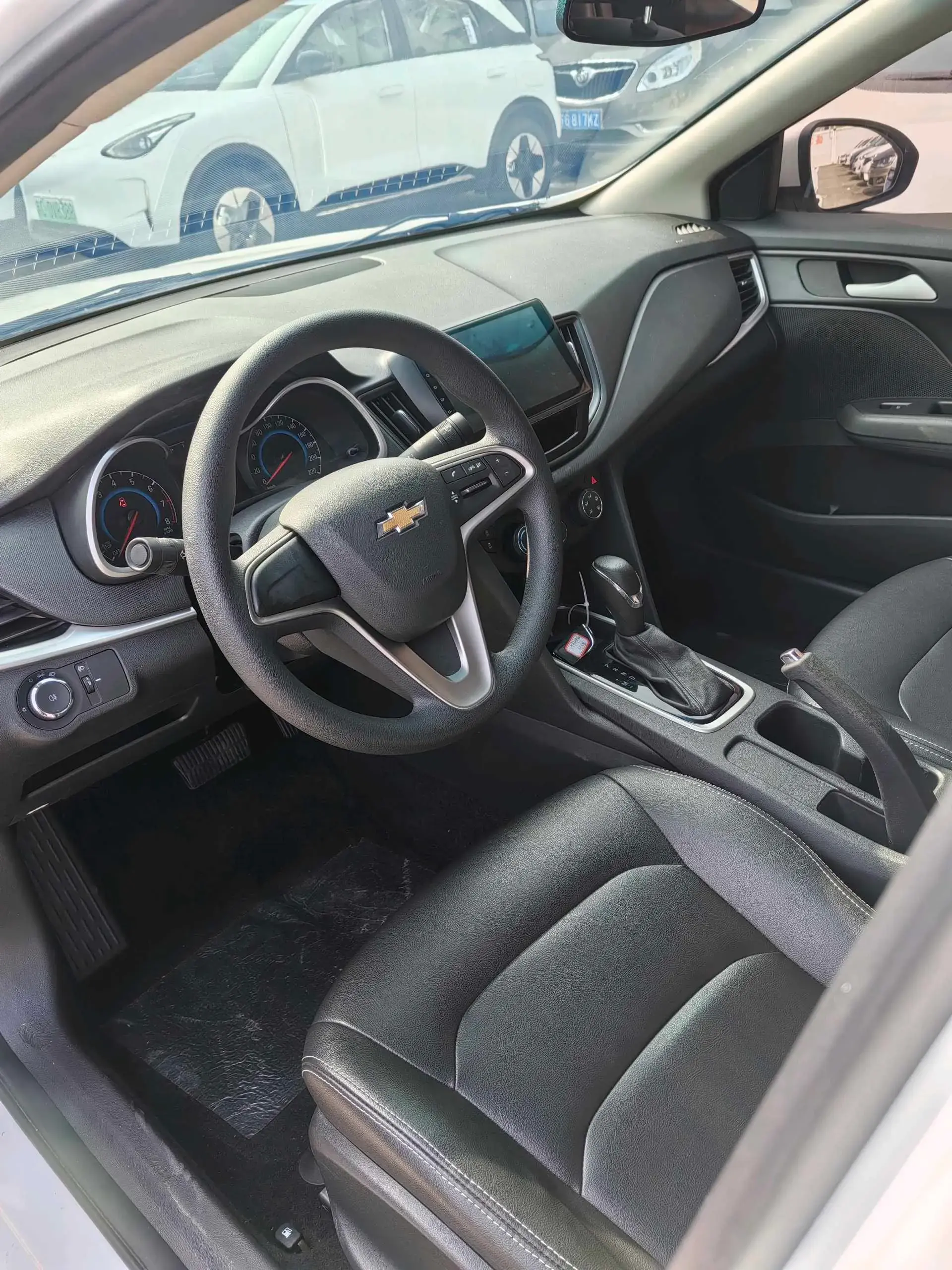 2019 CHEVROLET CAVALIER thumbnail 4