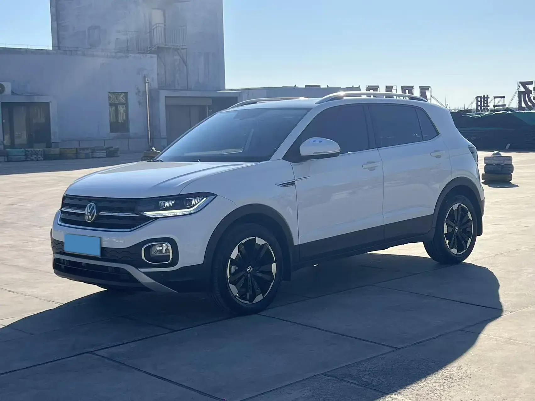 2021 VOLKSWAGEN TACQUA view 1