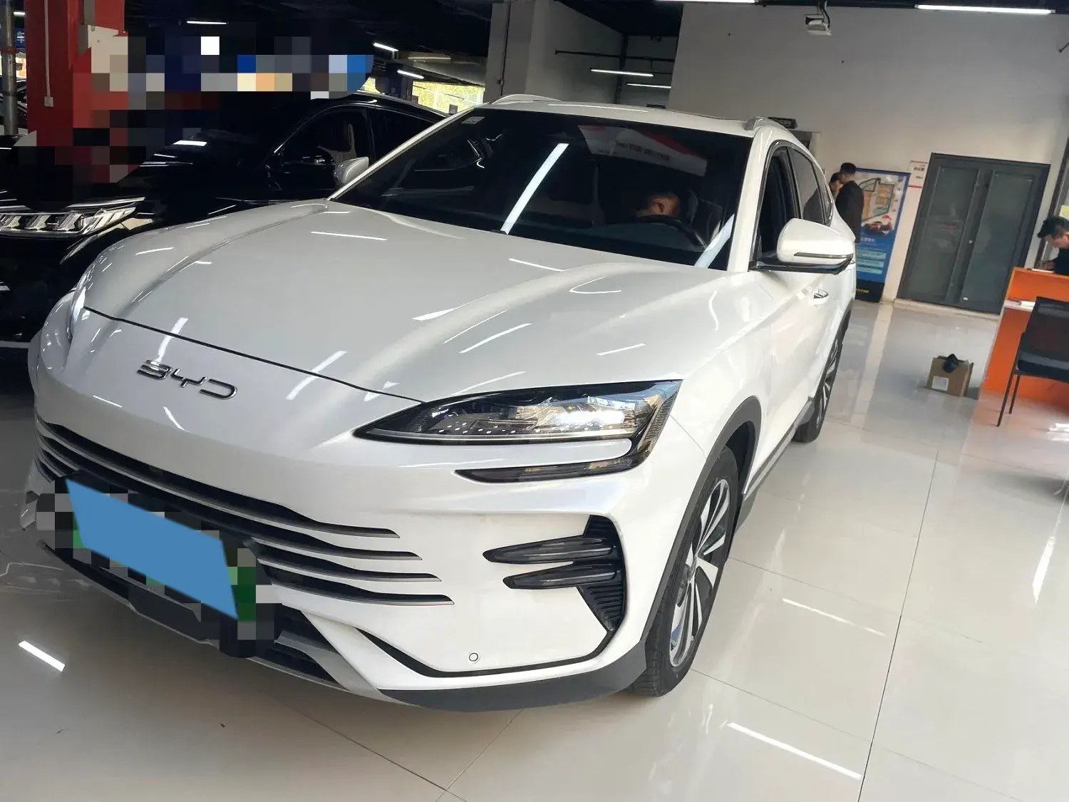 2023 BYD SONG view 1