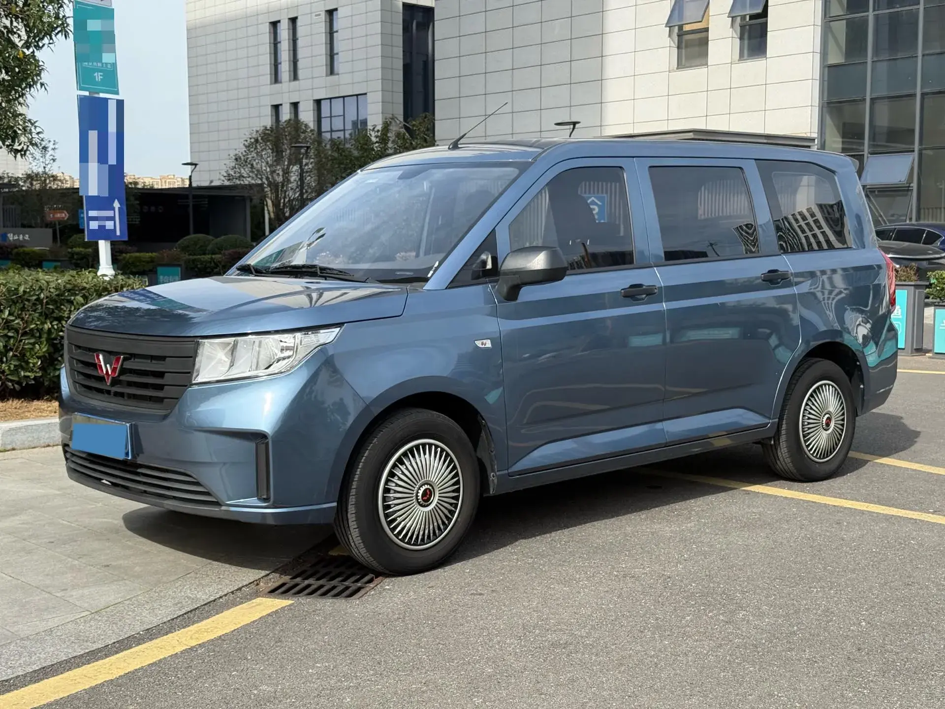 2020 WULING HONGGUANG view 1