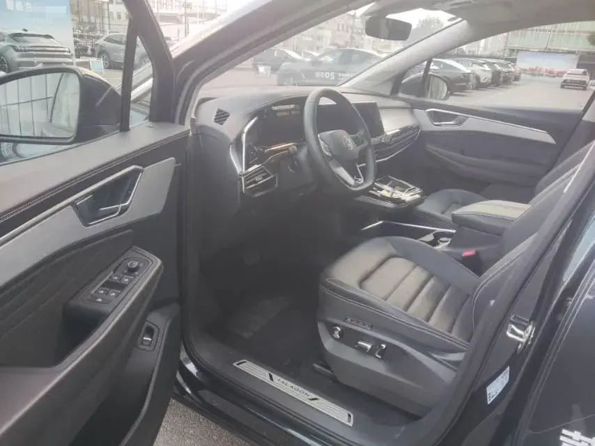 2022 VOLKSWAGEN TALAGON thumbnail 4