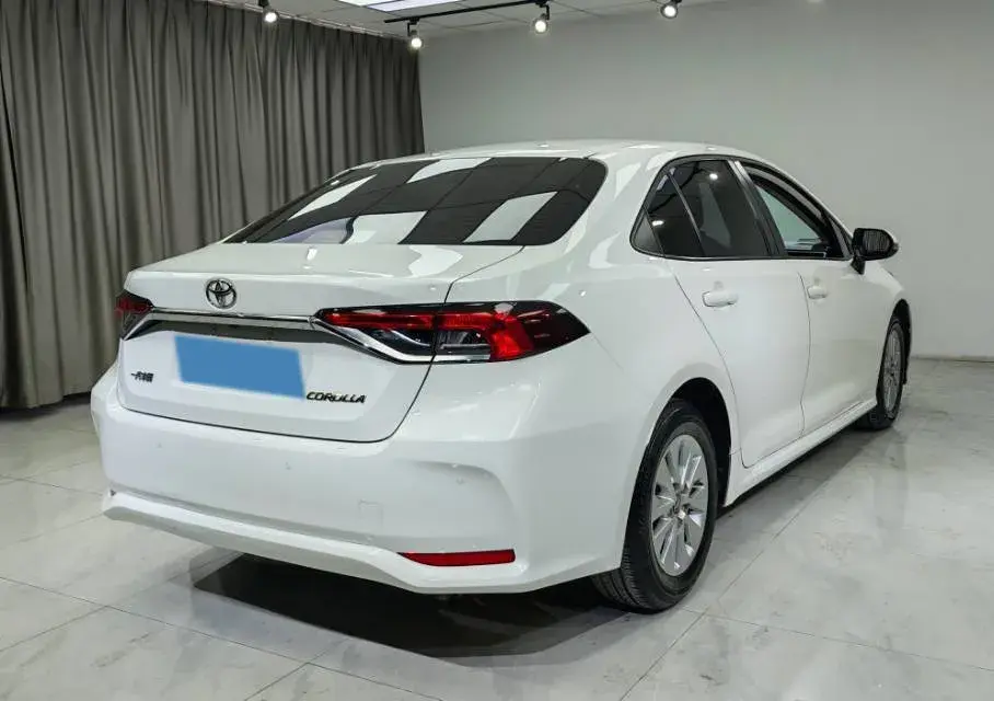 2021 TOYOTA COROLLA thumbnail 4