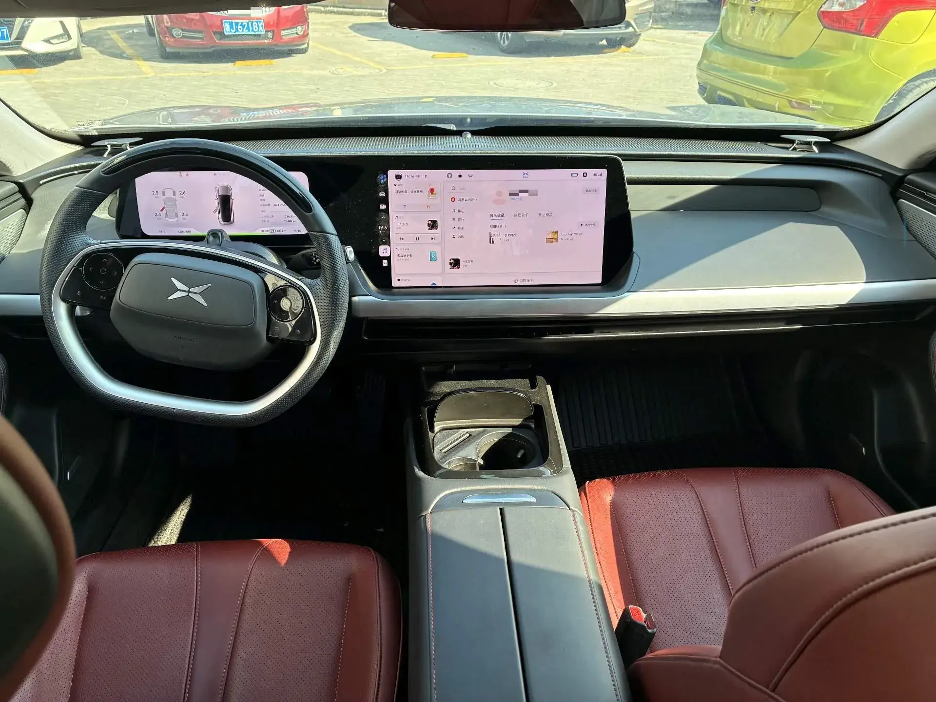 2022 XPENG P7 thumbnail 4